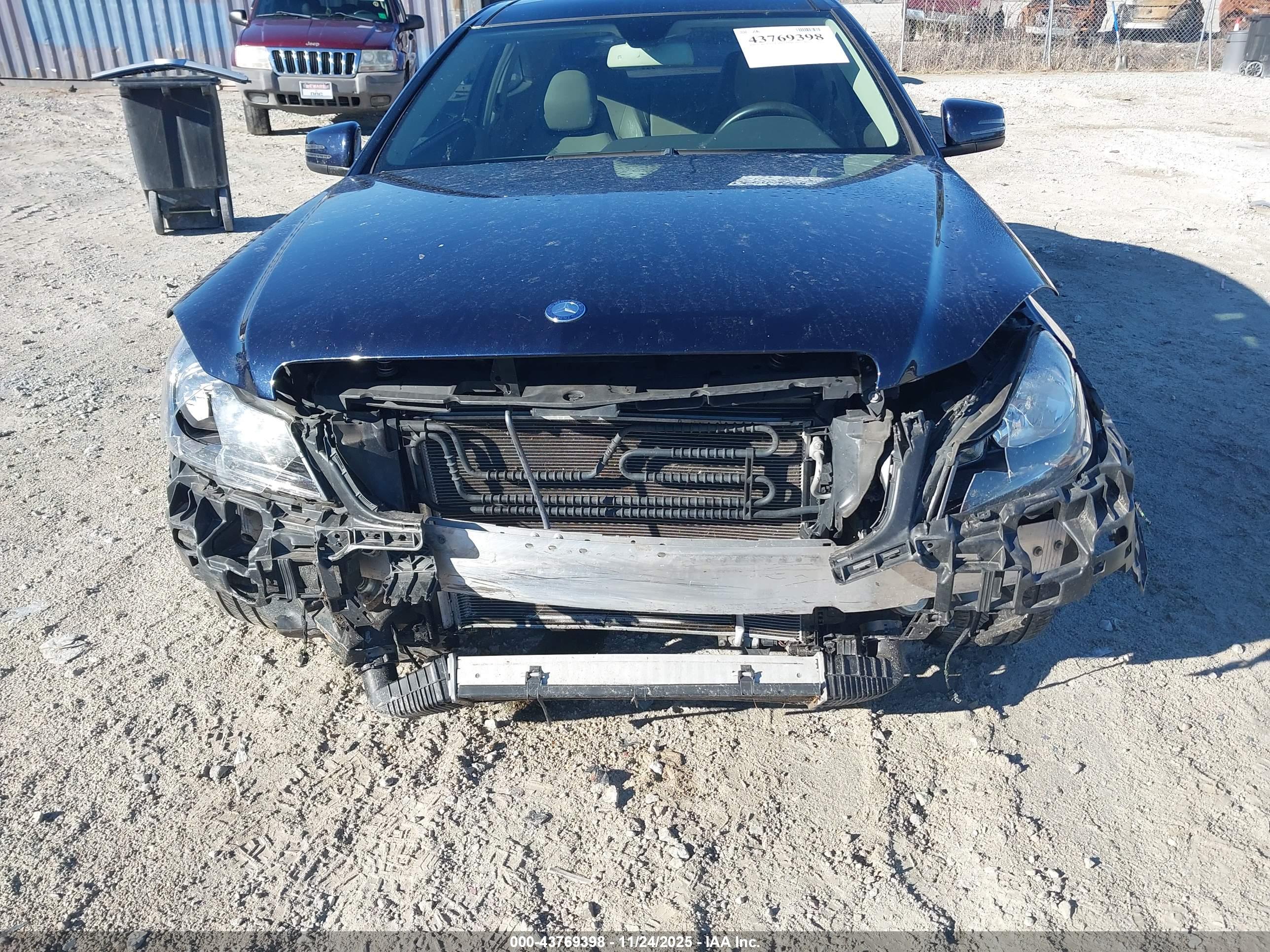 MERCEDES-BENZ C image 6