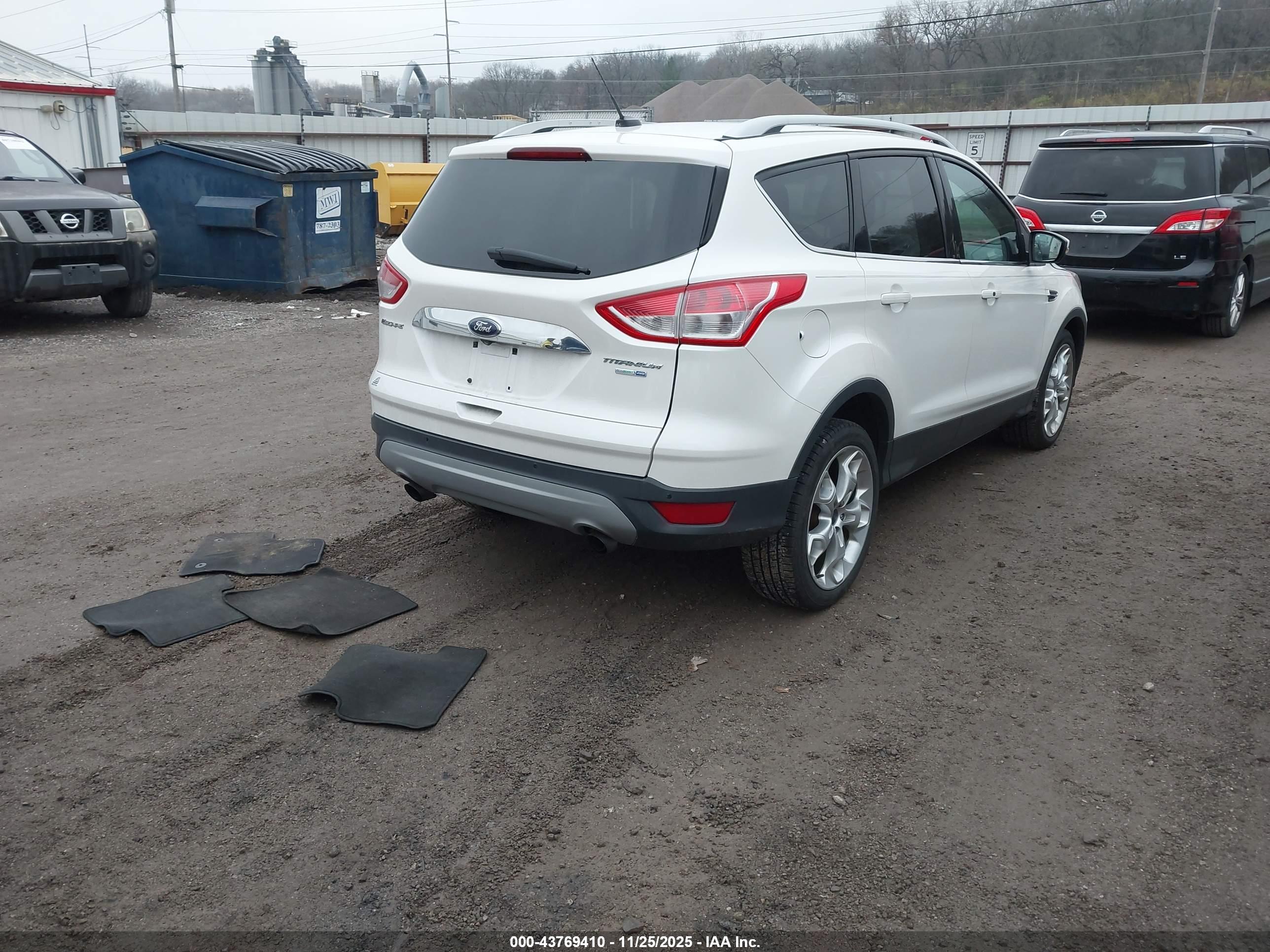 FORD ESCAPE image 4