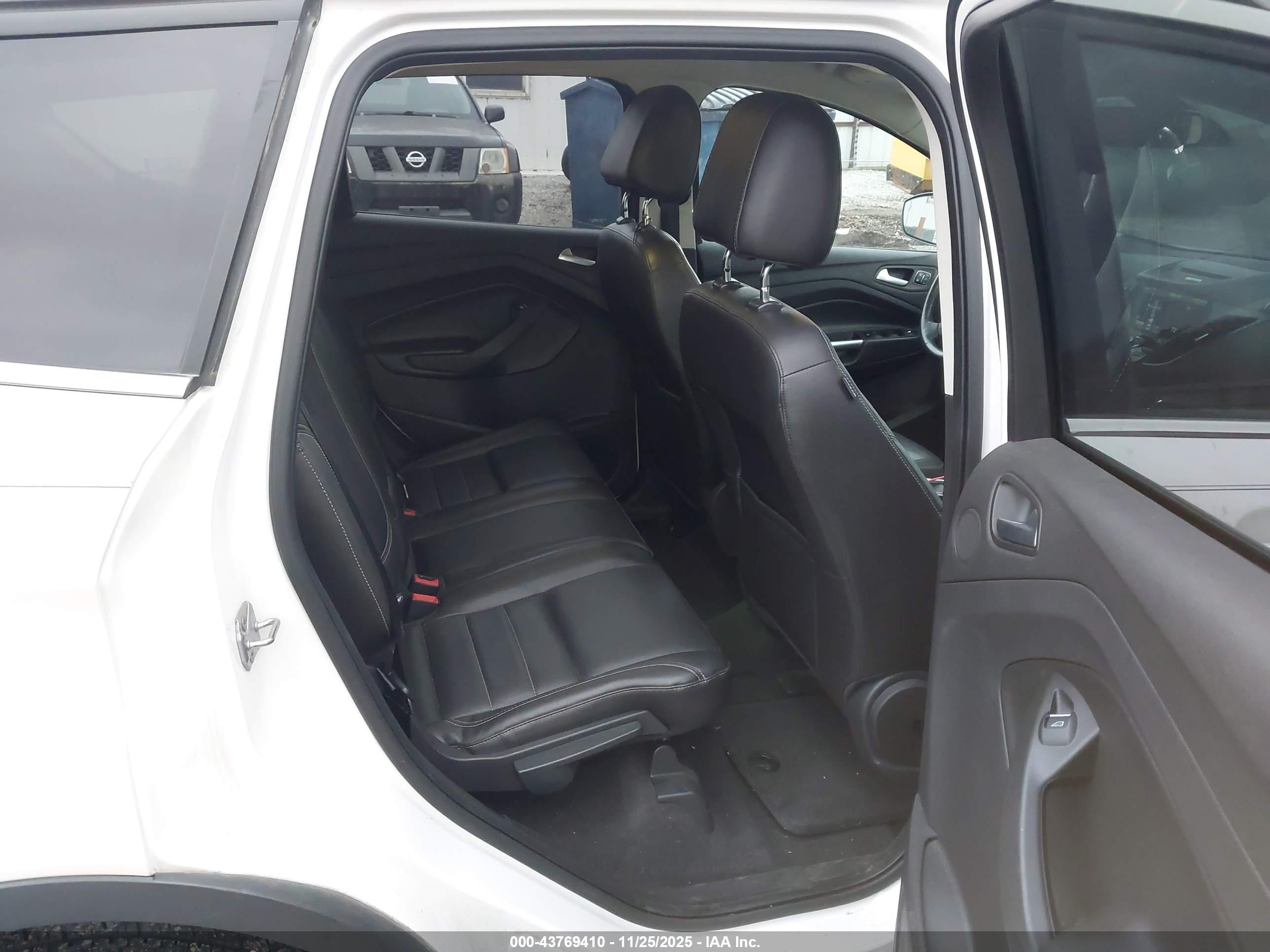 FORD ESCAPE image 8