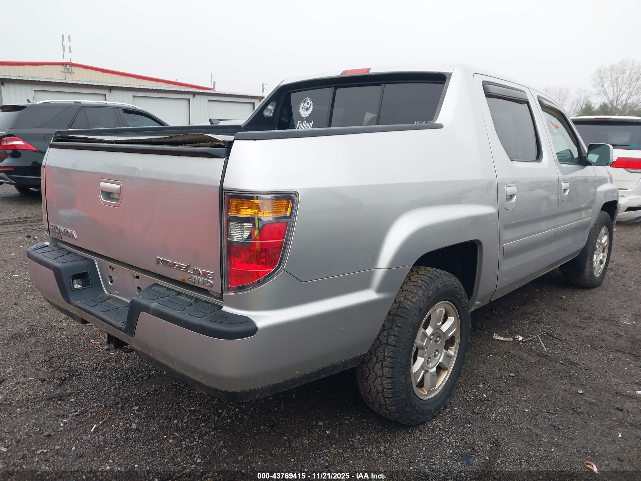HONDA RIDGELINE image 4