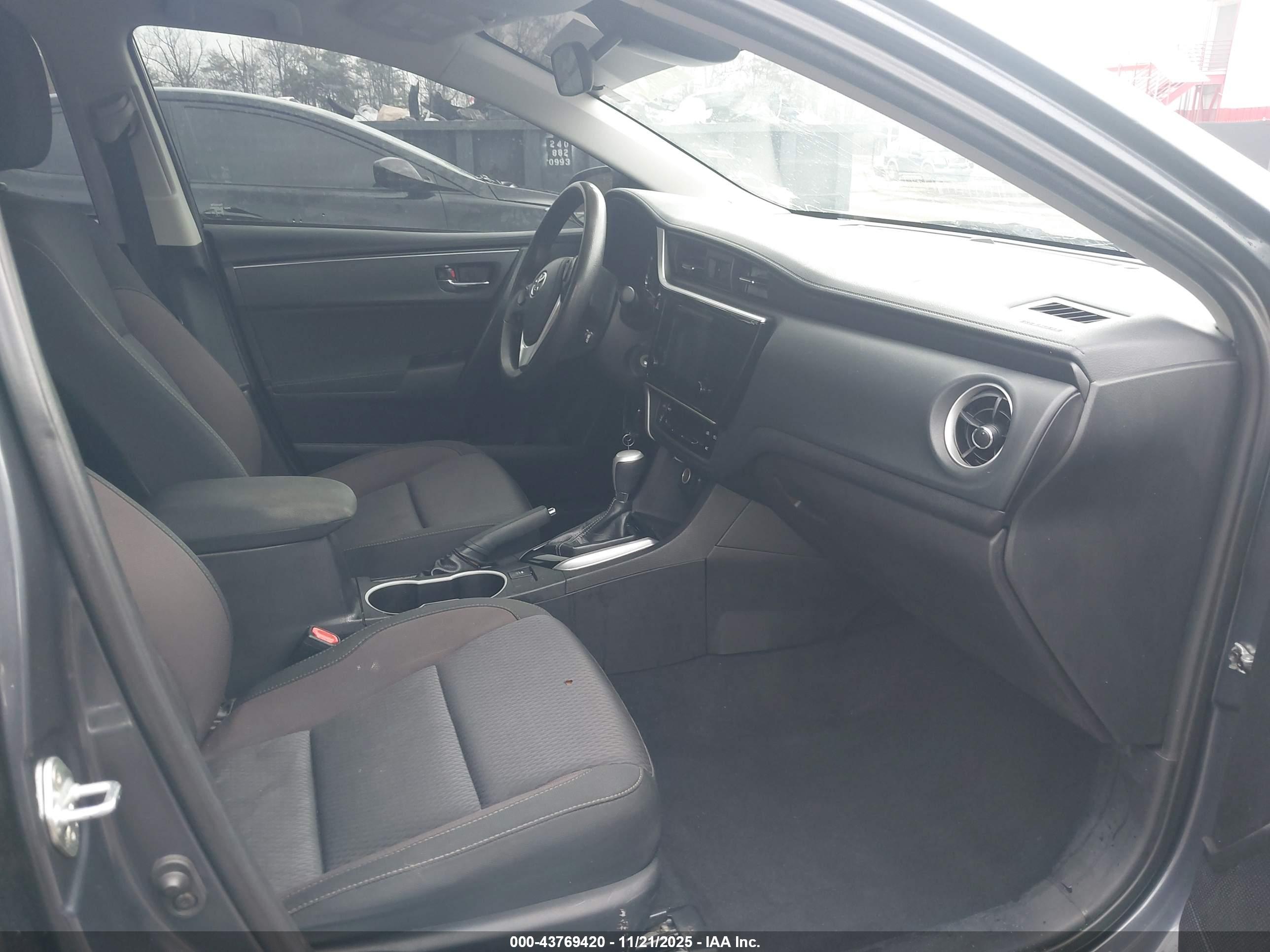 TOYOTA COROLLA image 5