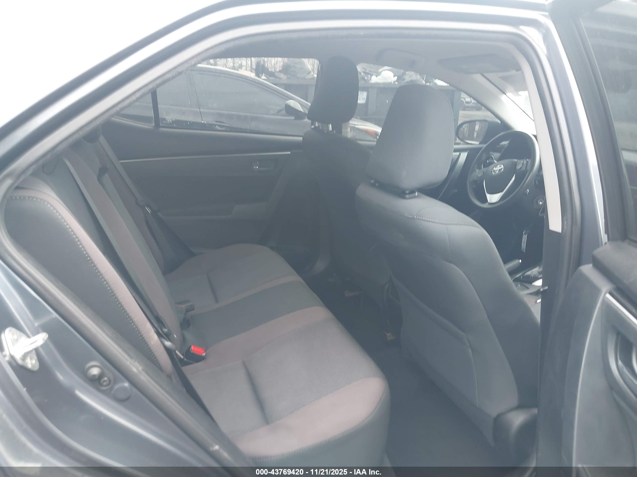 TOYOTA COROLLA image 8