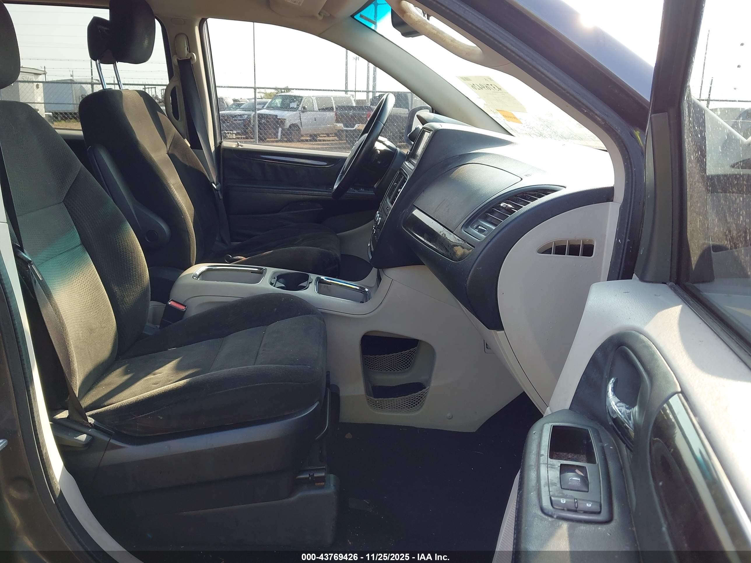 DODGE GRAND image 5