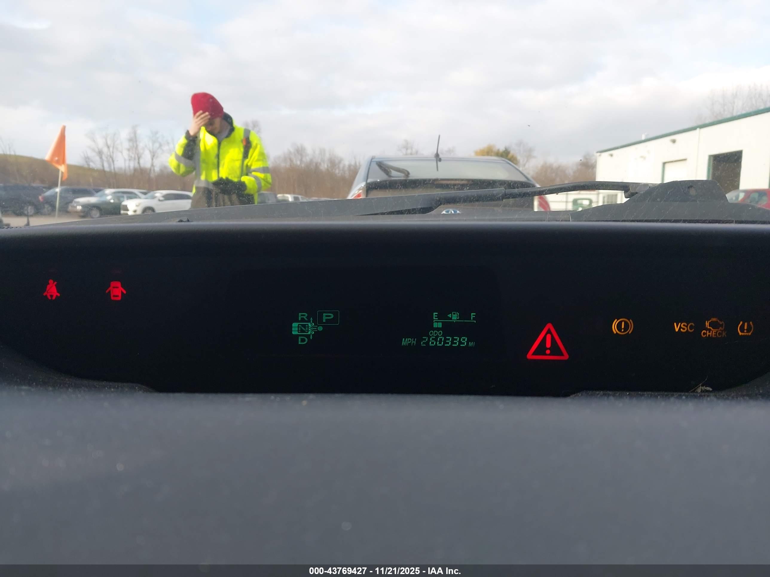 TOYOTA PRIUS image 7