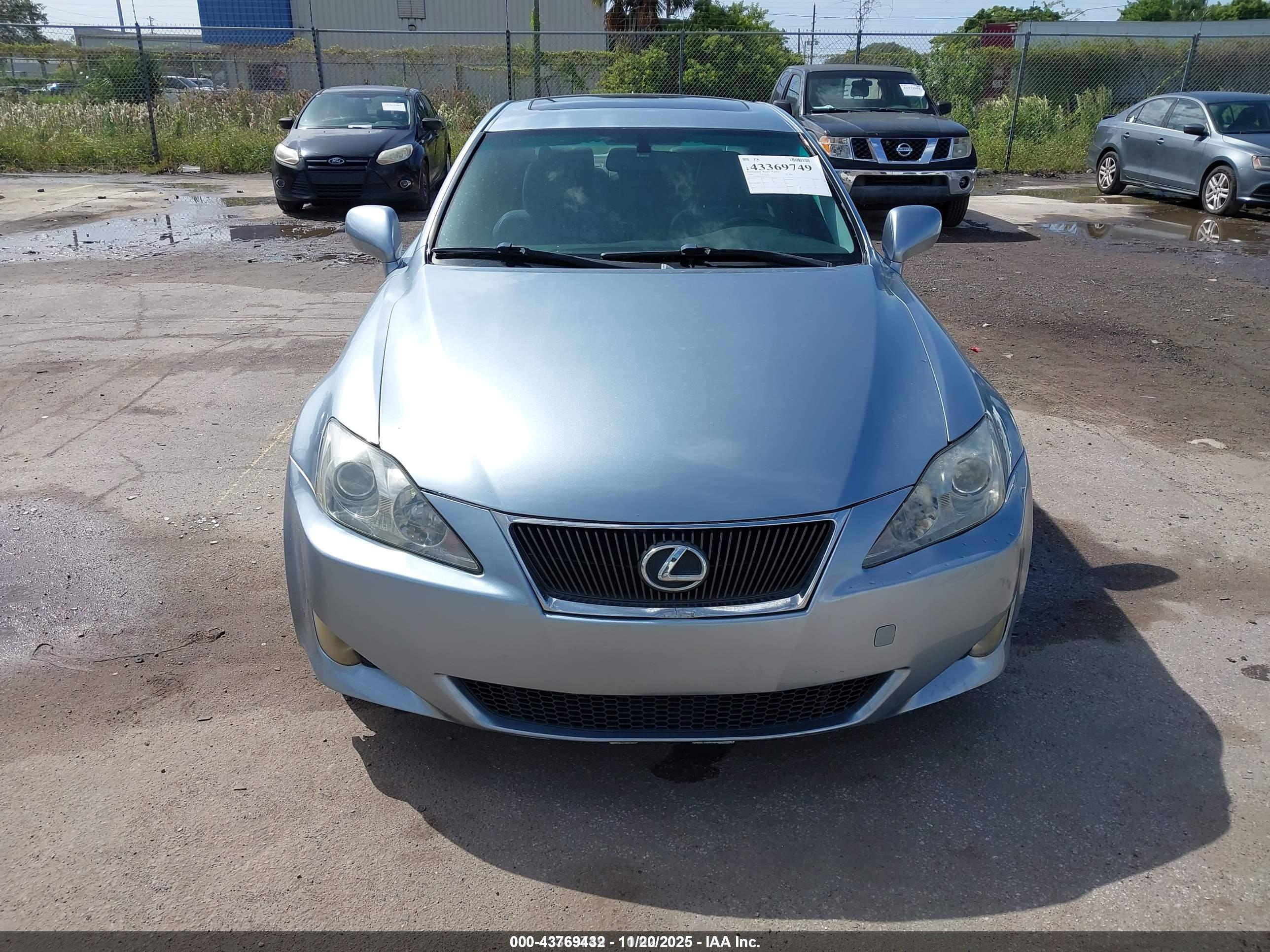 LEXUS IS image 6