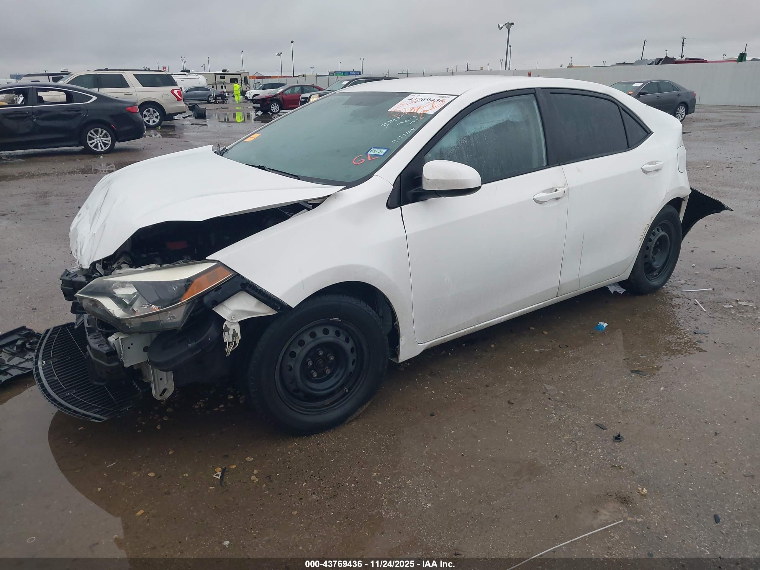 TOYOTA COROLLA image 2