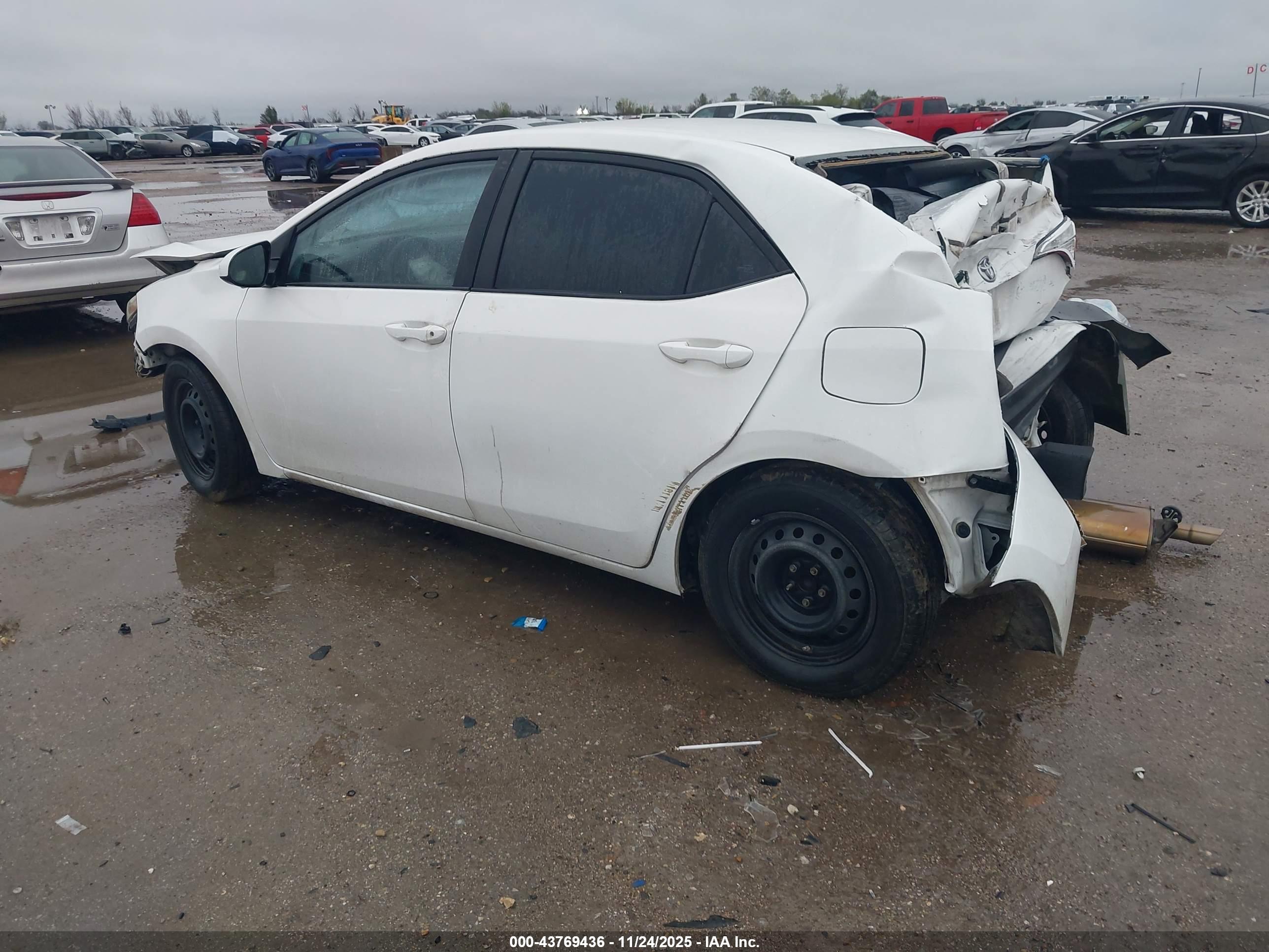 TOYOTA COROLLA image 3