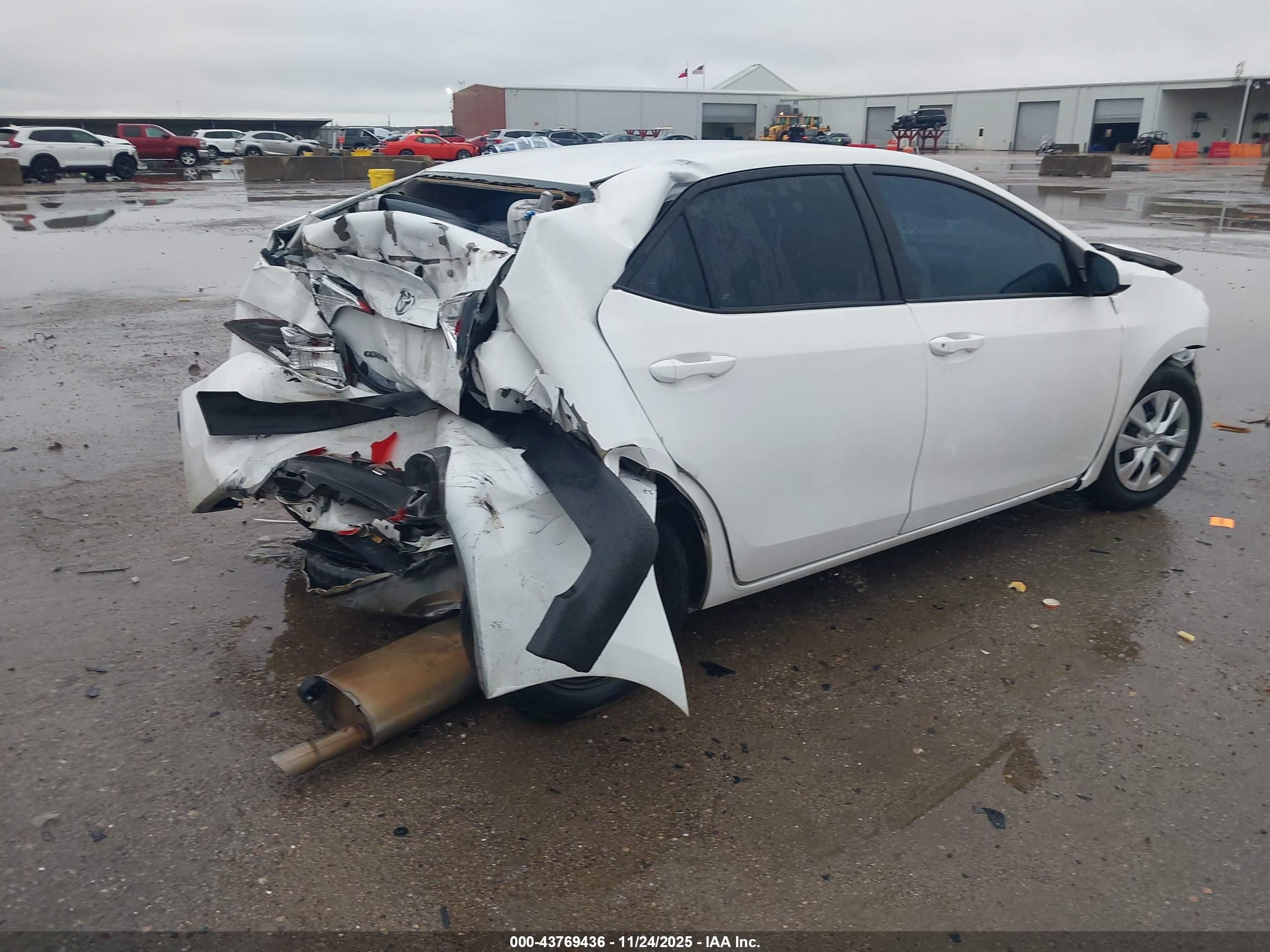 TOYOTA COROLLA image 4