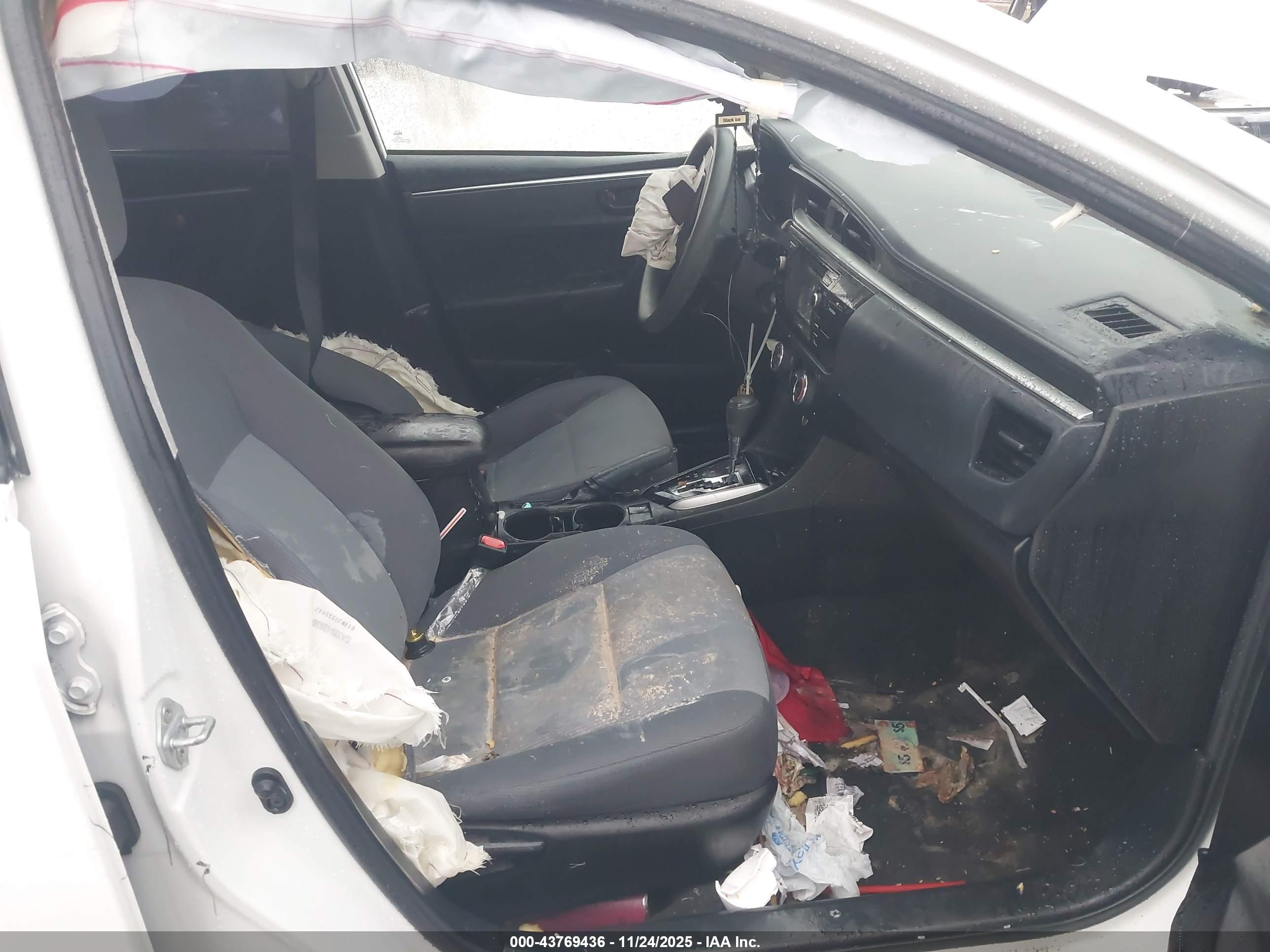 TOYOTA COROLLA image 5