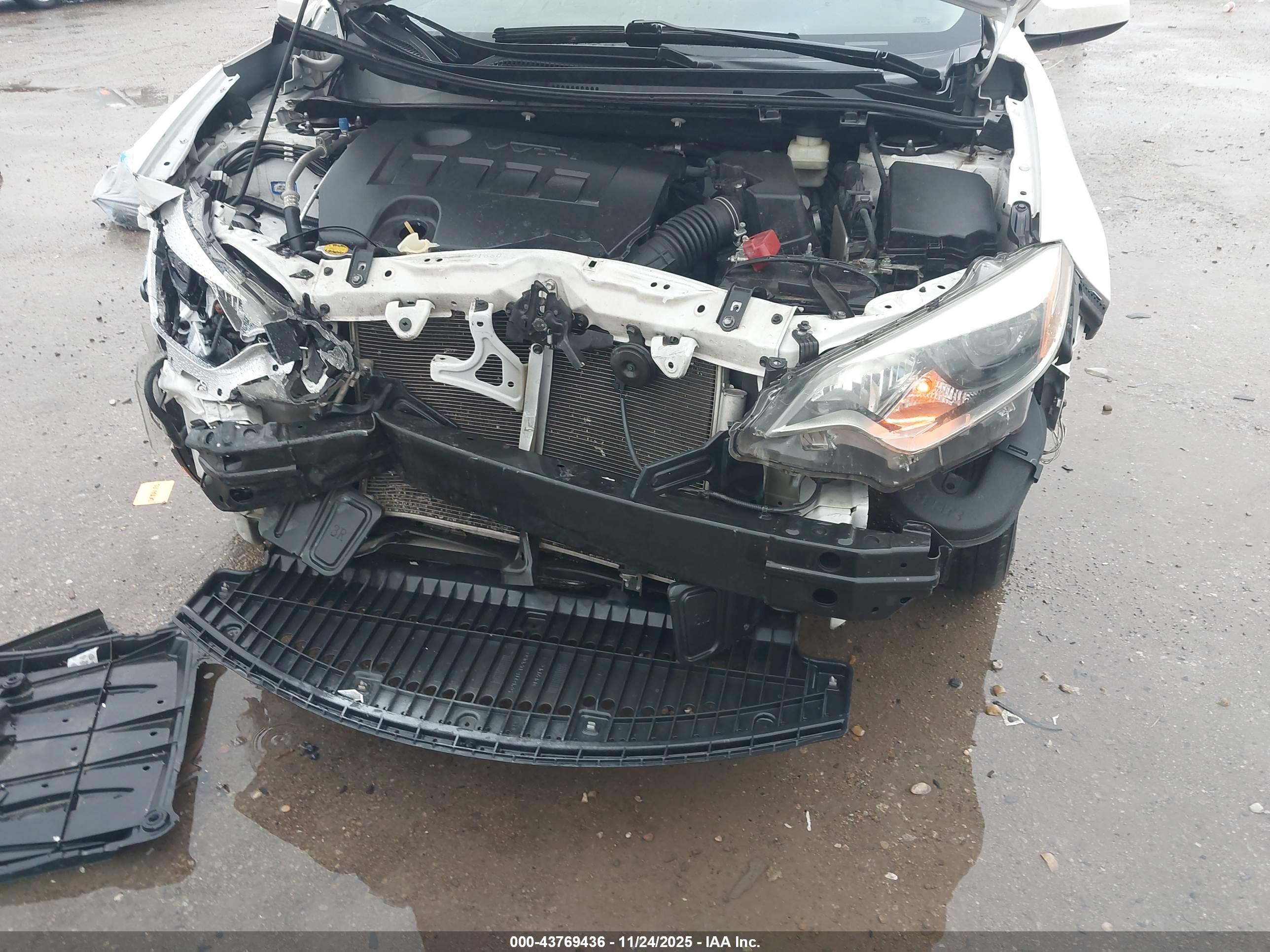 TOYOTA COROLLA image 6
