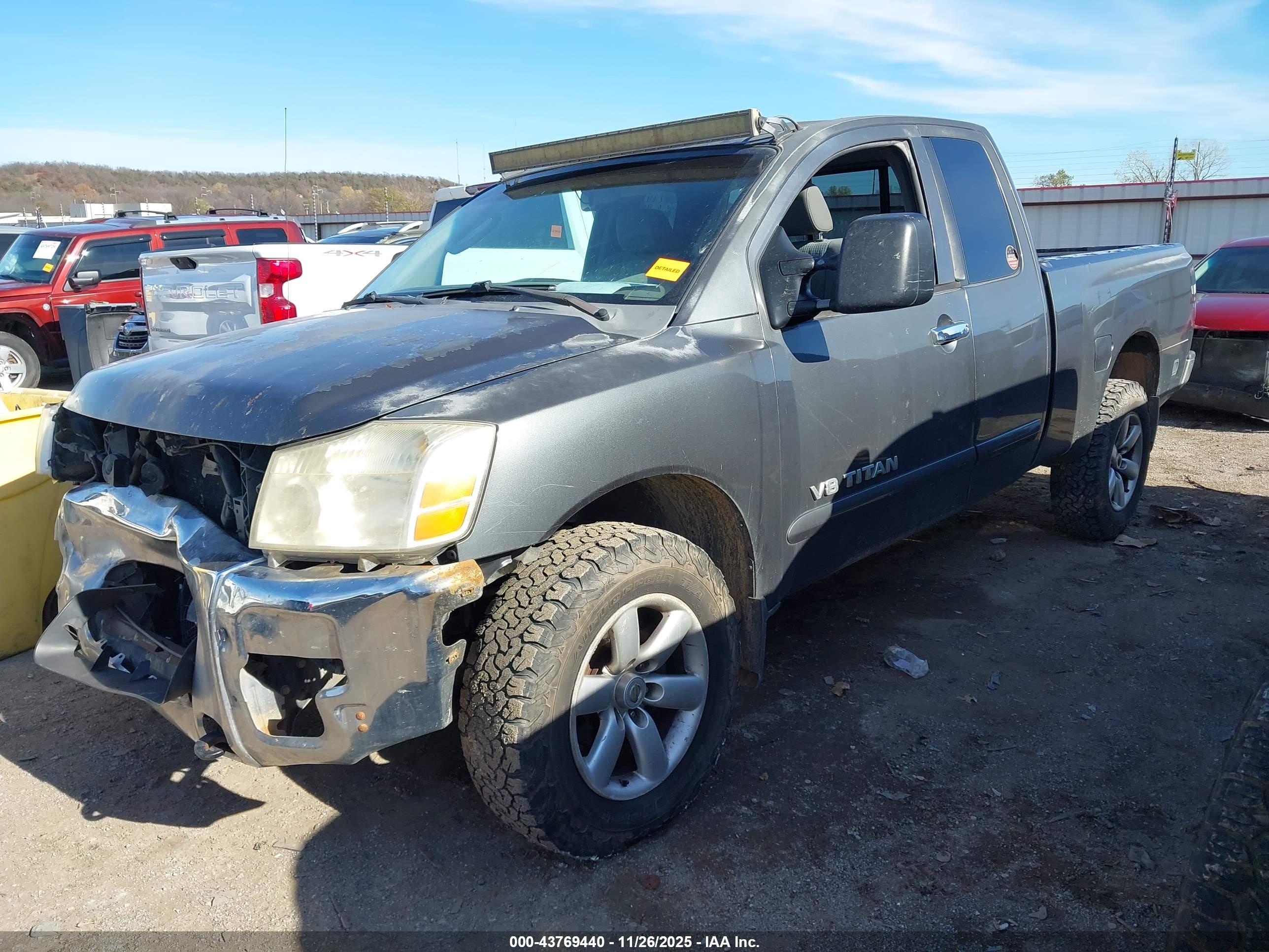 NISSAN TITAN image 2