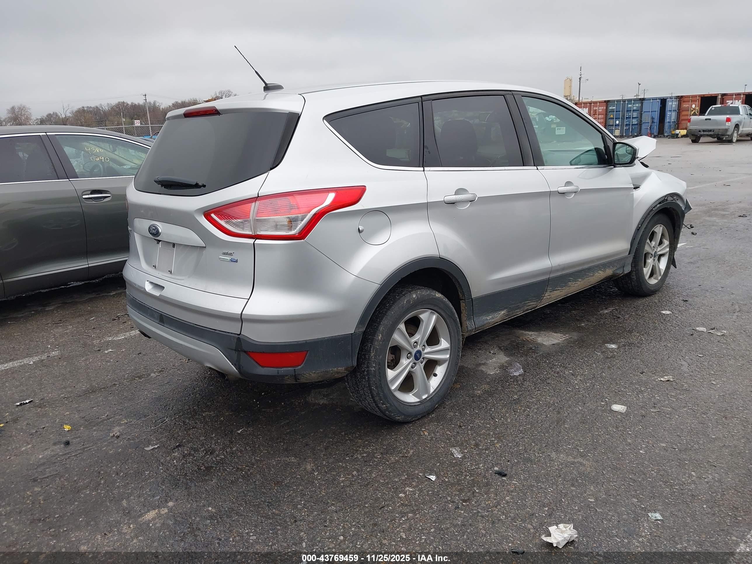 FORD ESCAPE image 4