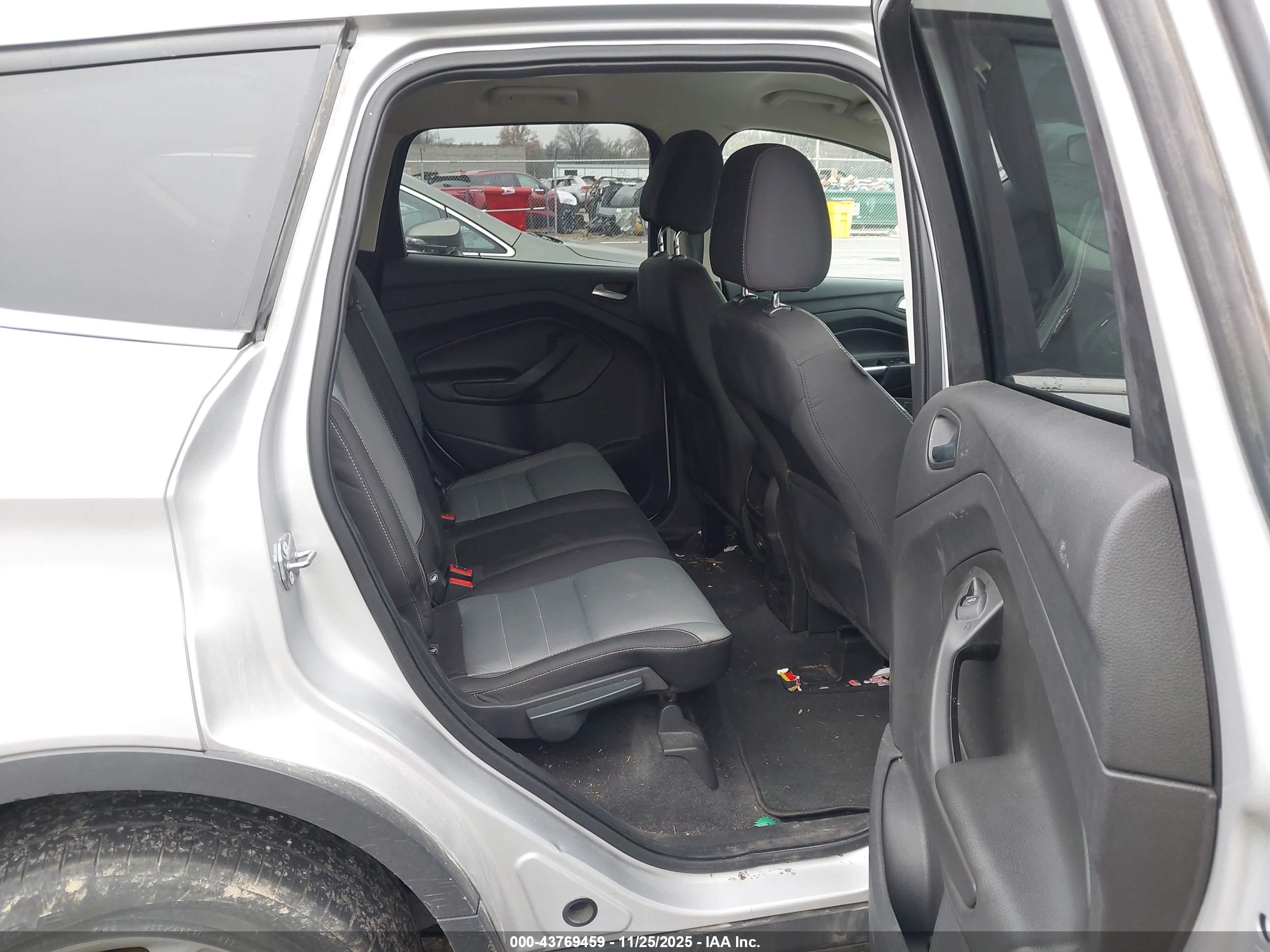 FORD ESCAPE image 8
