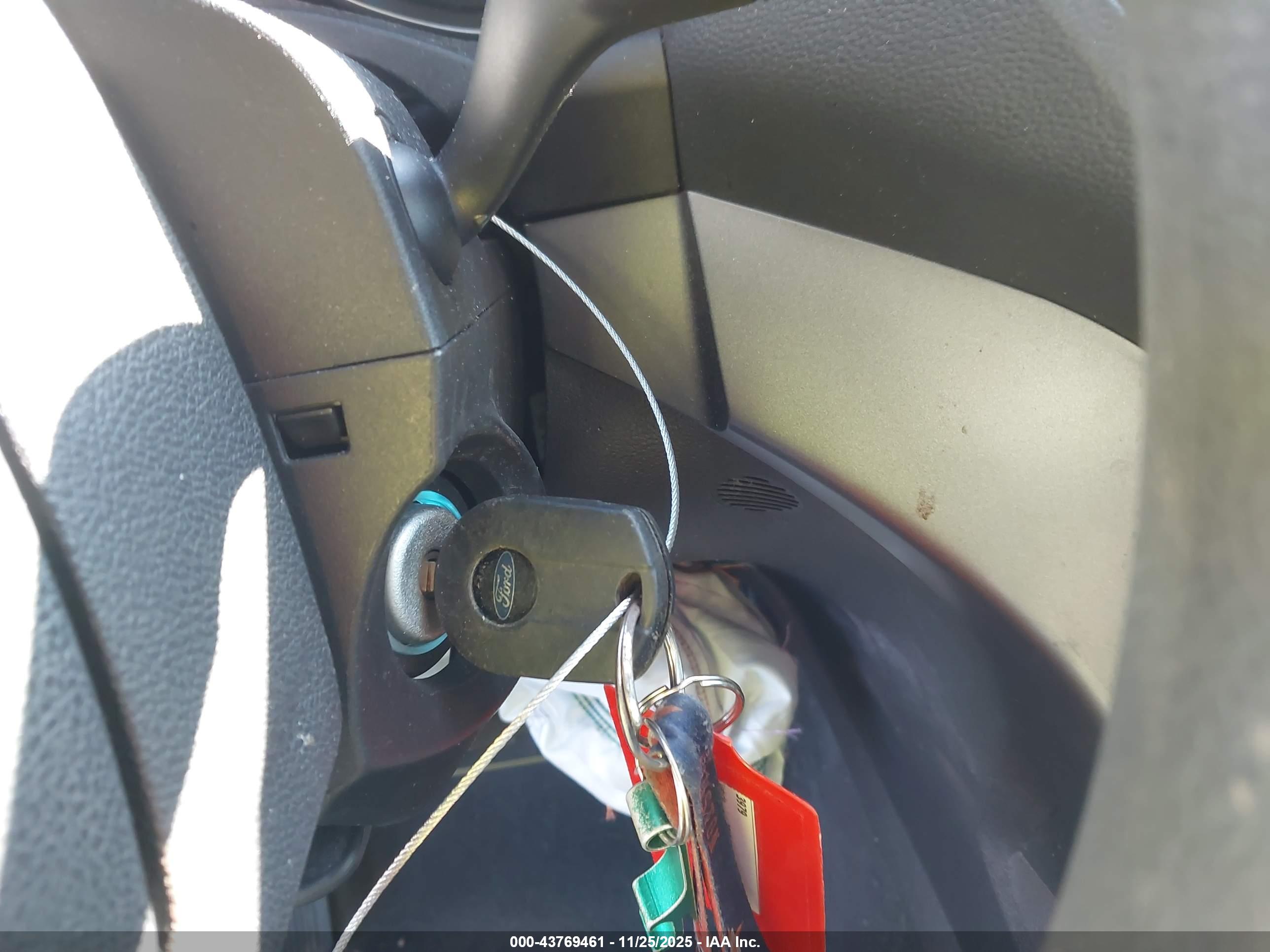 FORD ESCAPE image 11