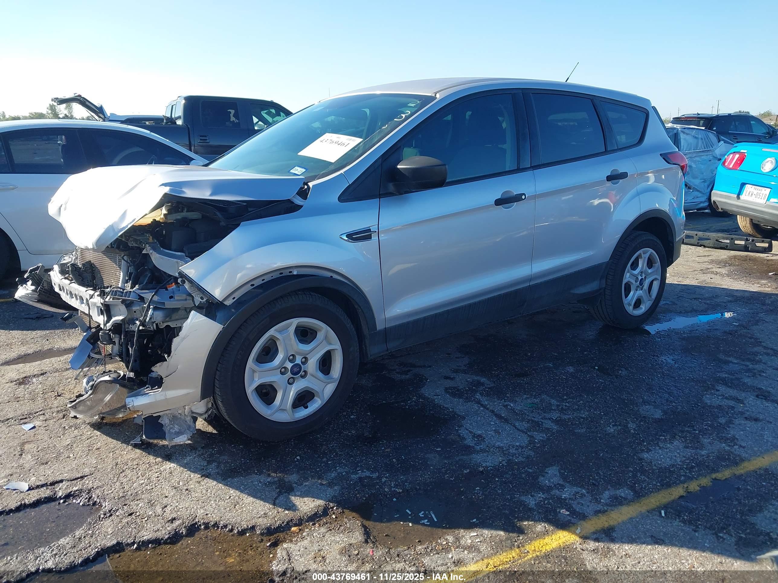FORD ESCAPE image 2