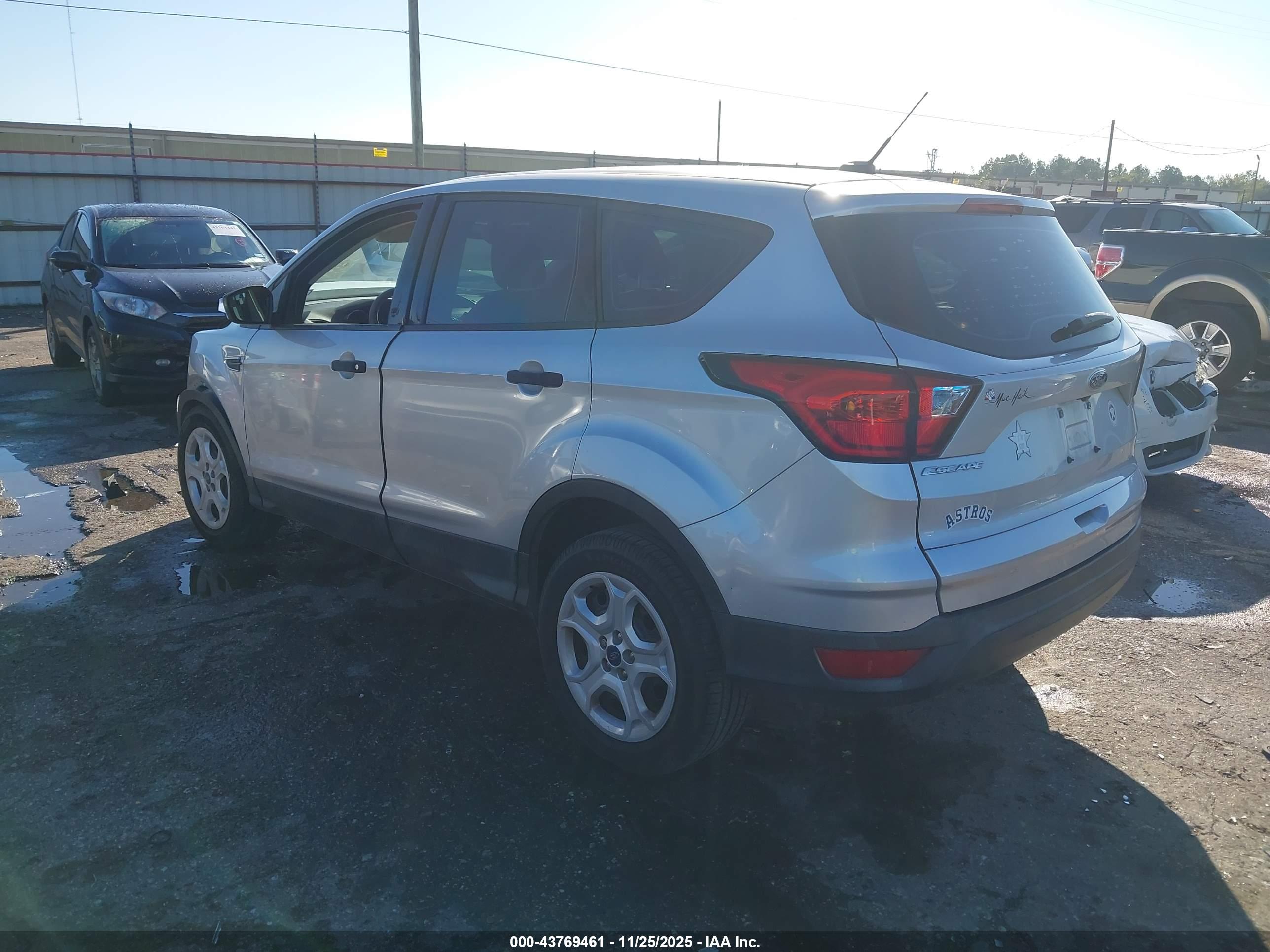 FORD ESCAPE image 3