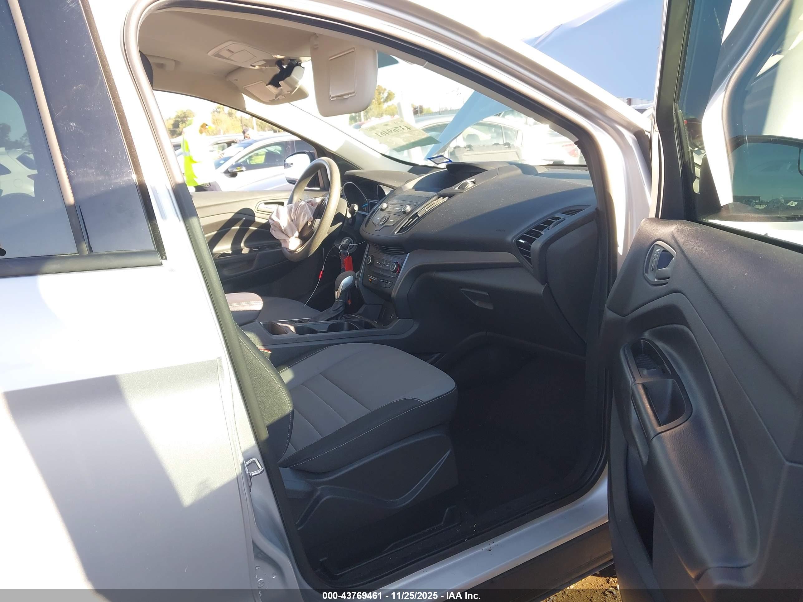 FORD ESCAPE image 5