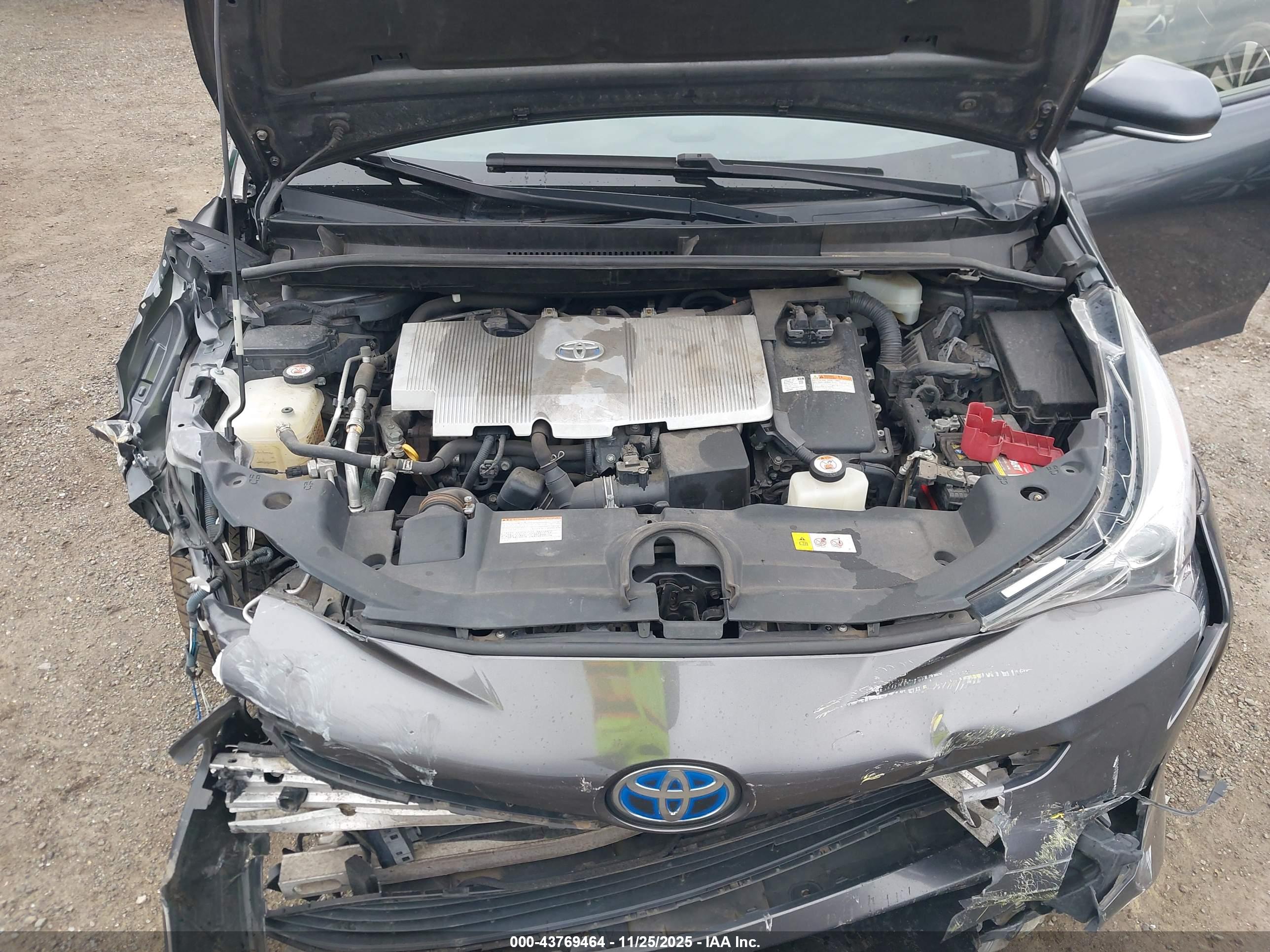 TOYOTA PRIUS image 10