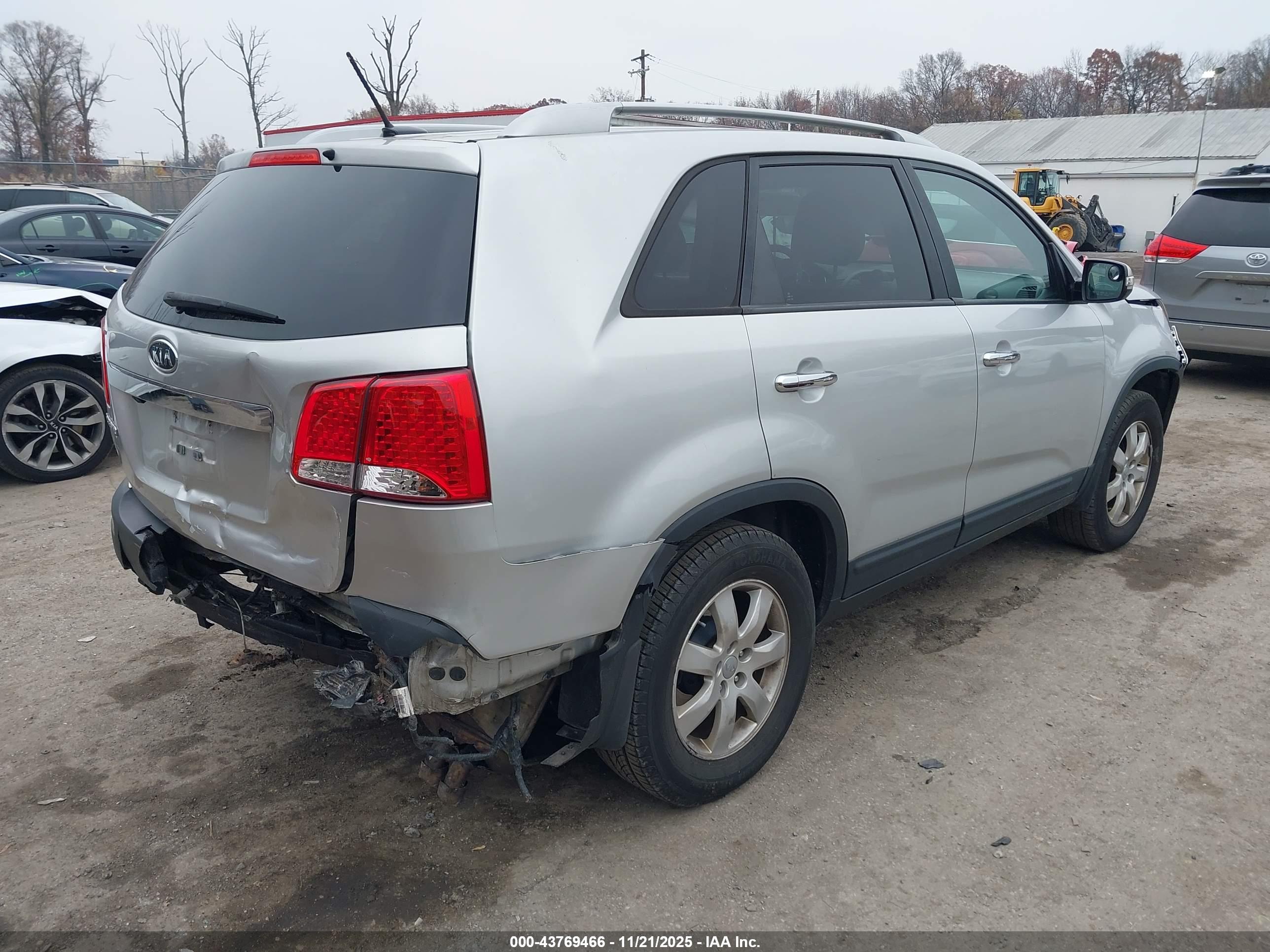KIA SORENTO image 4