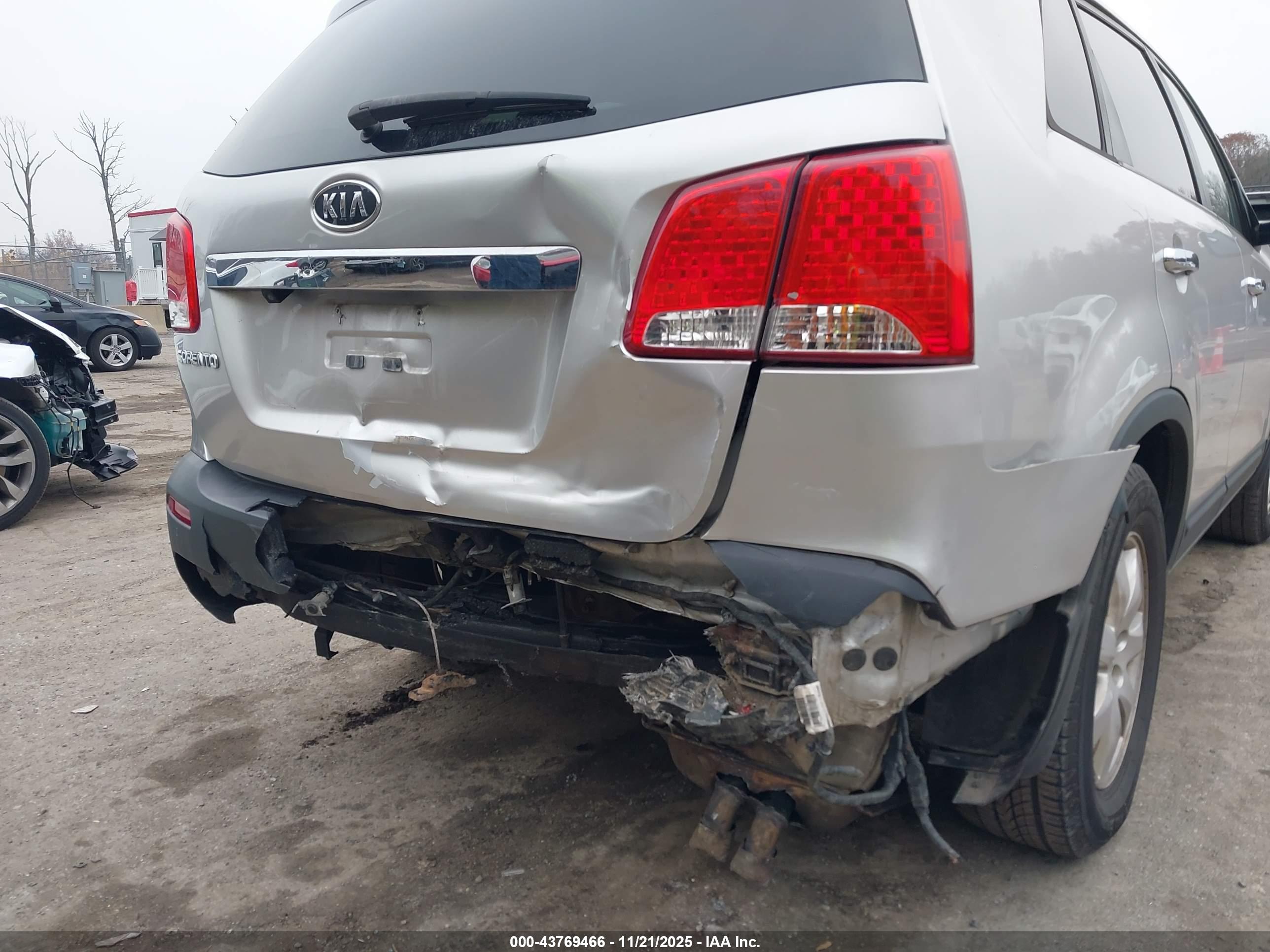 KIA SORENTO image 6