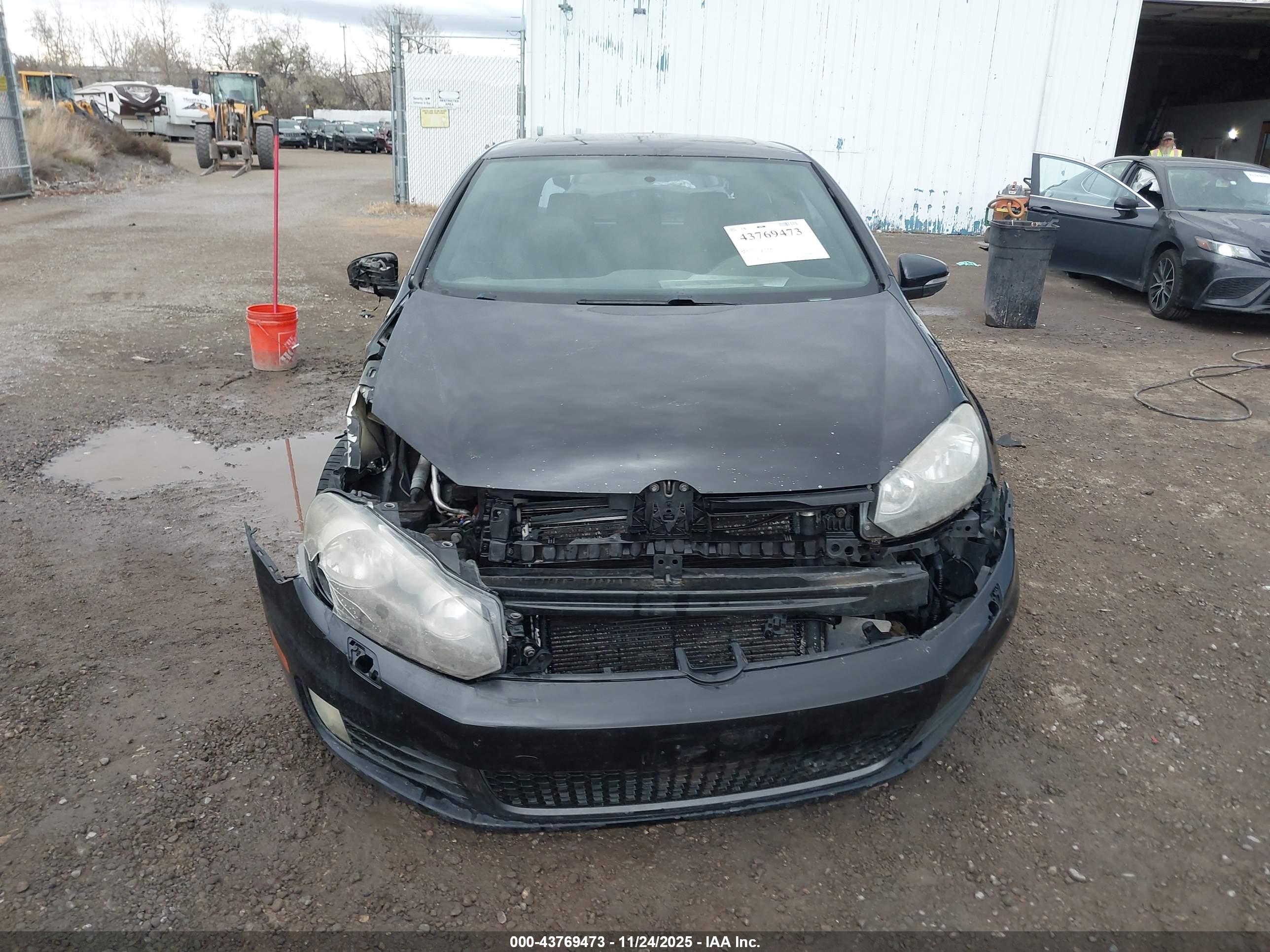 VOLKSWAGEN GTI image 6