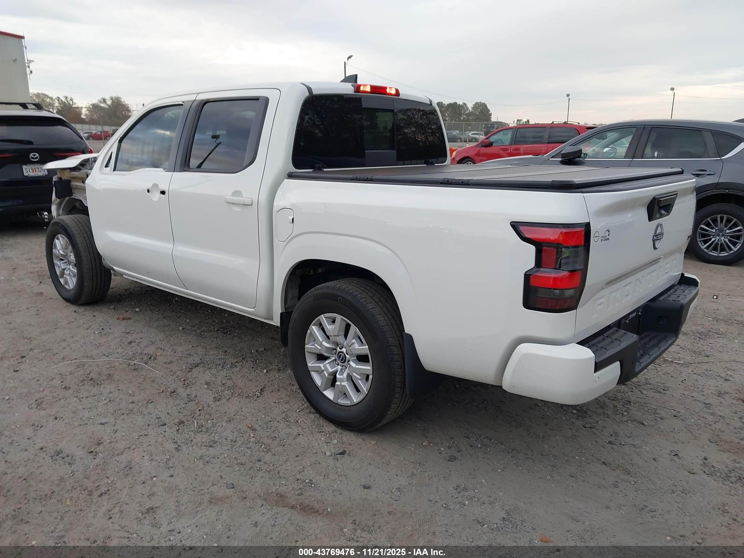 NISSAN FRONTIER image 3