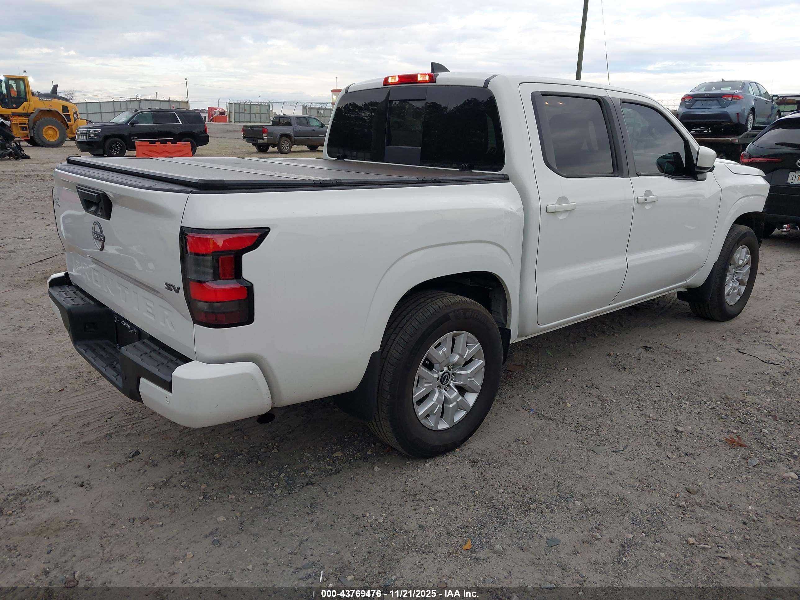 NISSAN FRONTIER image 4