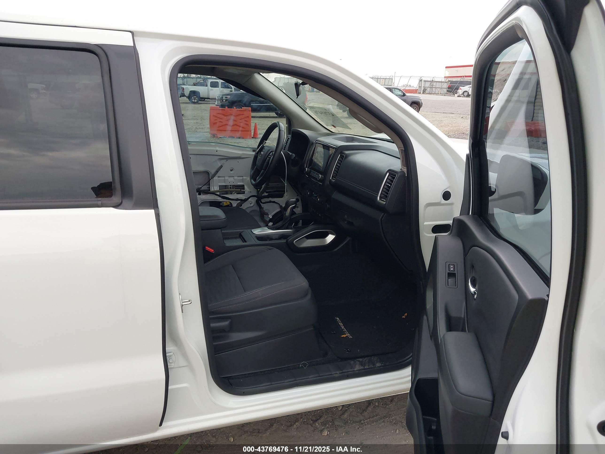 NISSAN FRONTIER image 5