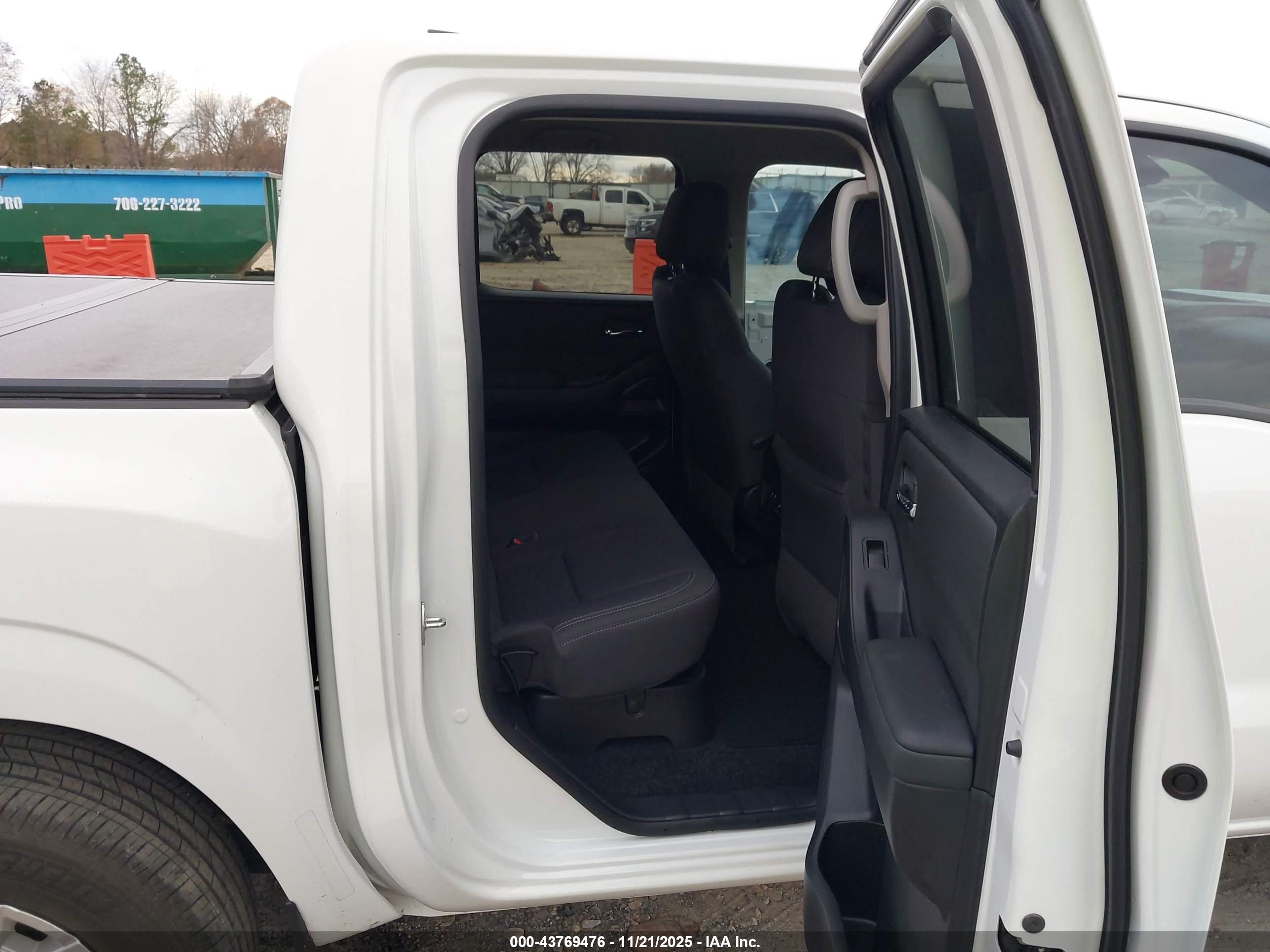 NISSAN FRONTIER image 8