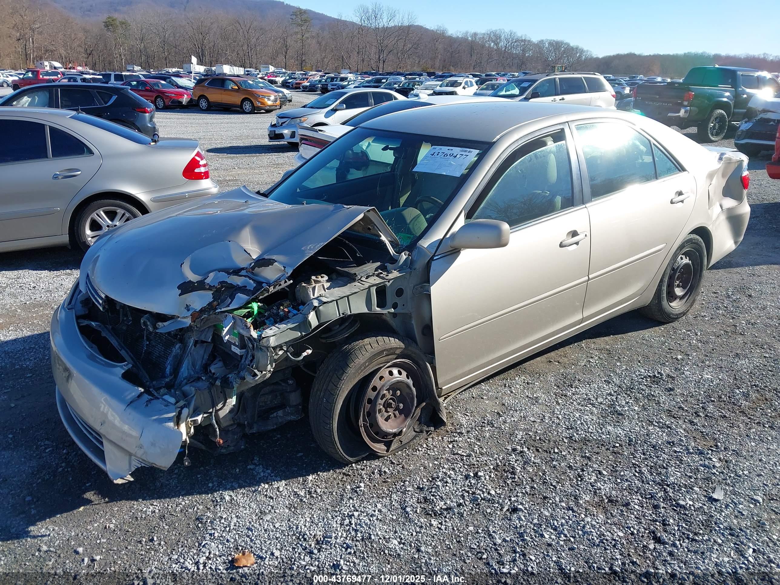 TOYOTA CAMRY image 2