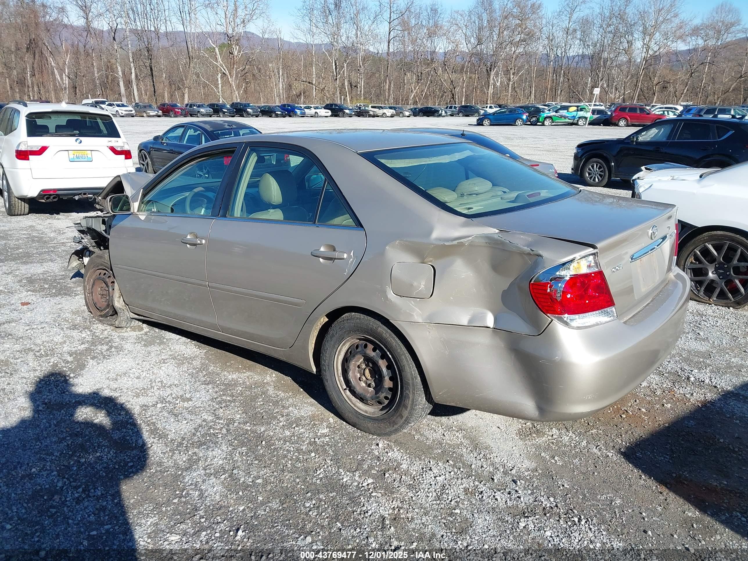 TOYOTA CAMRY image 3