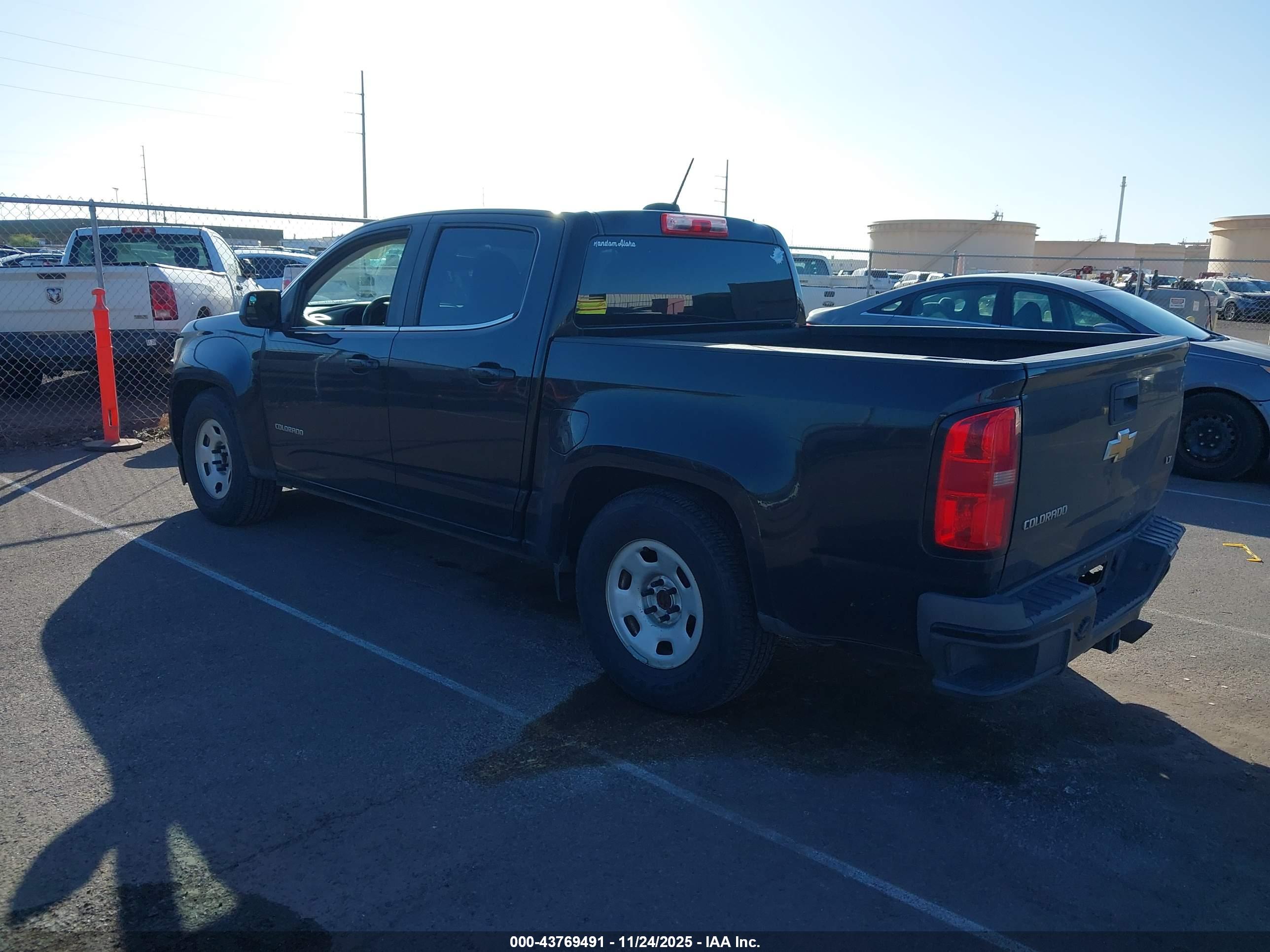 CHEVROLET COLORADO image 3