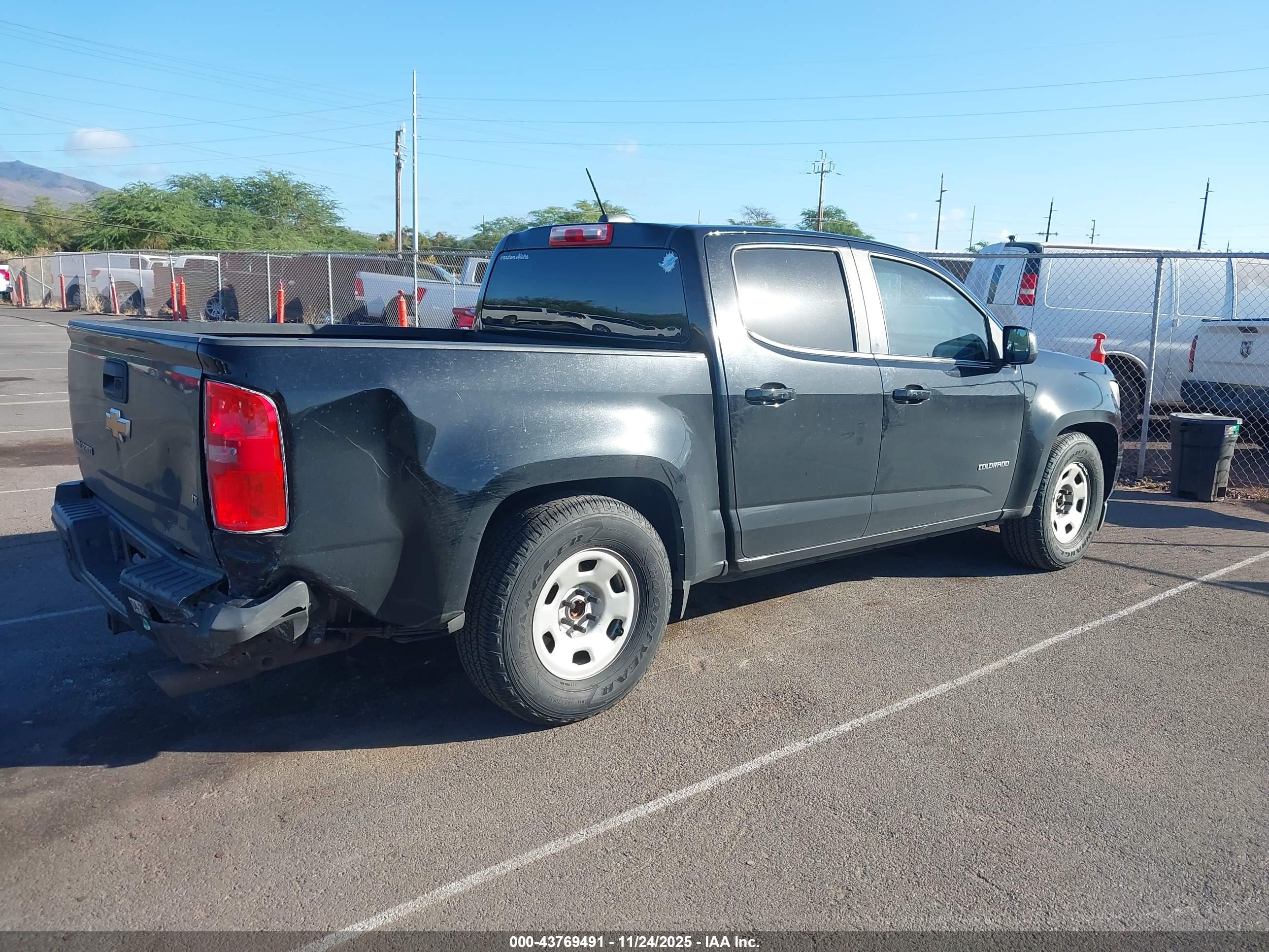 CHEVROLET COLORADO image 4