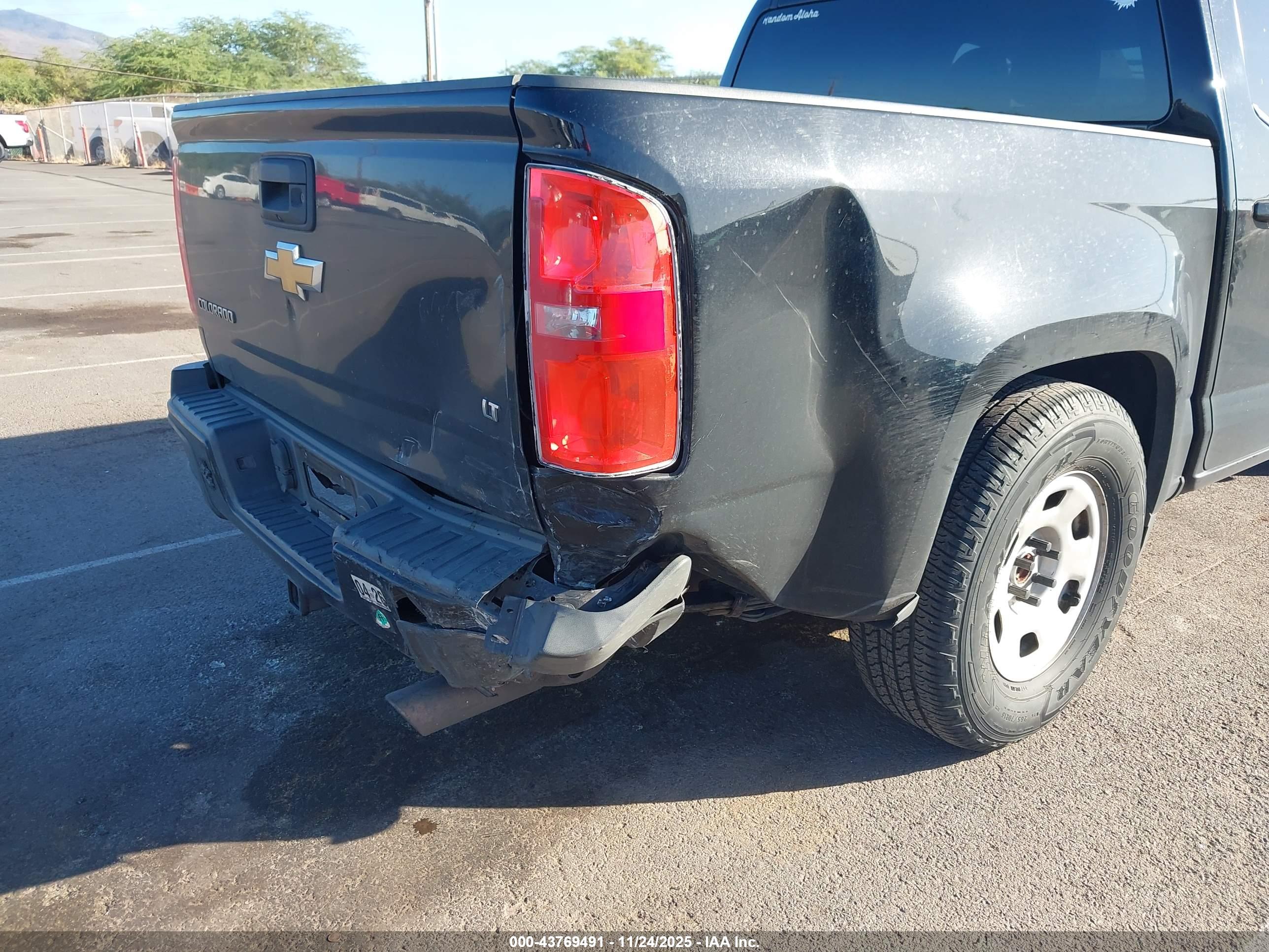 CHEVROLET COLORADO image 6