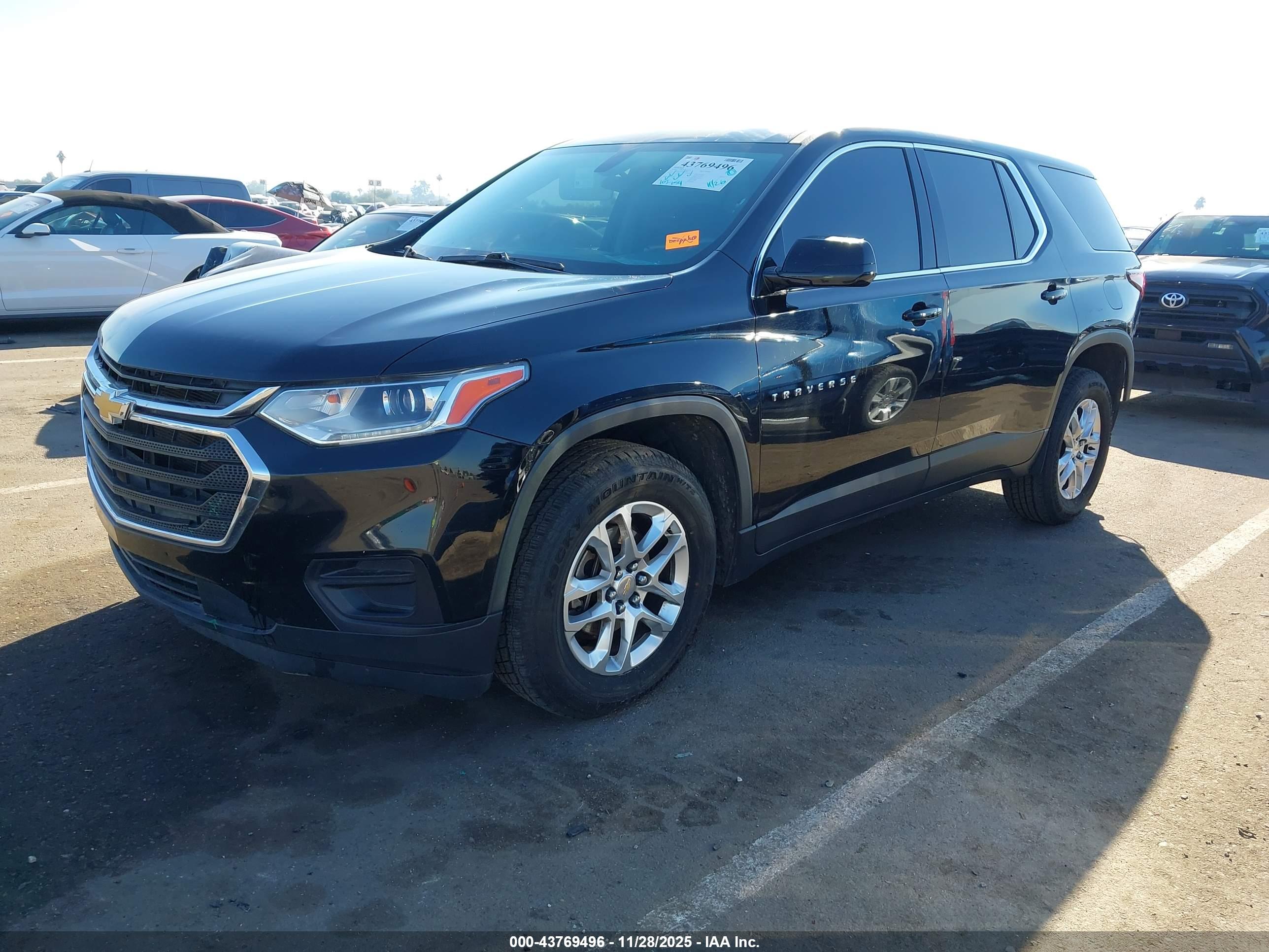 CHEVROLET TRAVERSE image 2