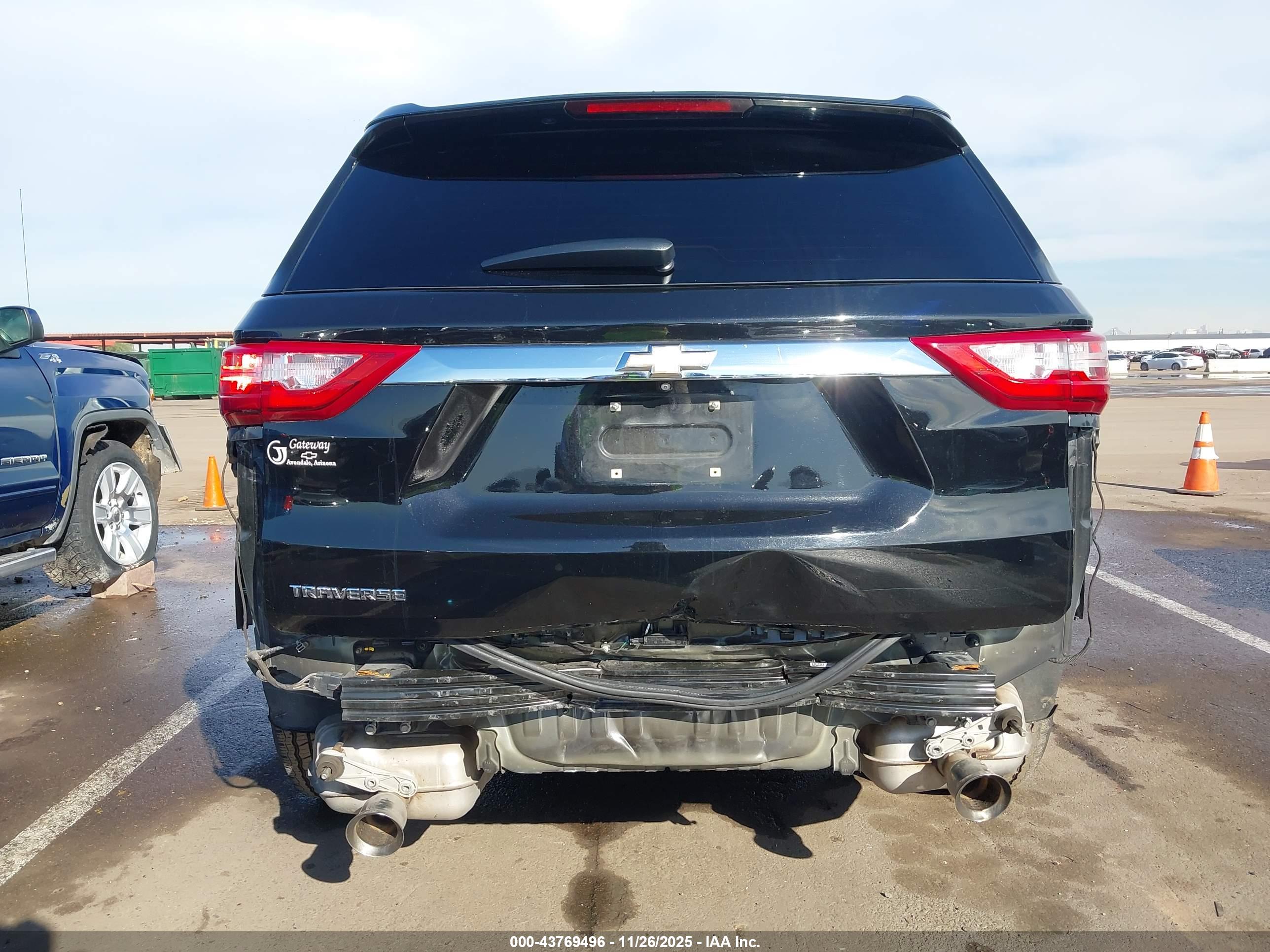 CHEVROLET TRAVERSE image 6