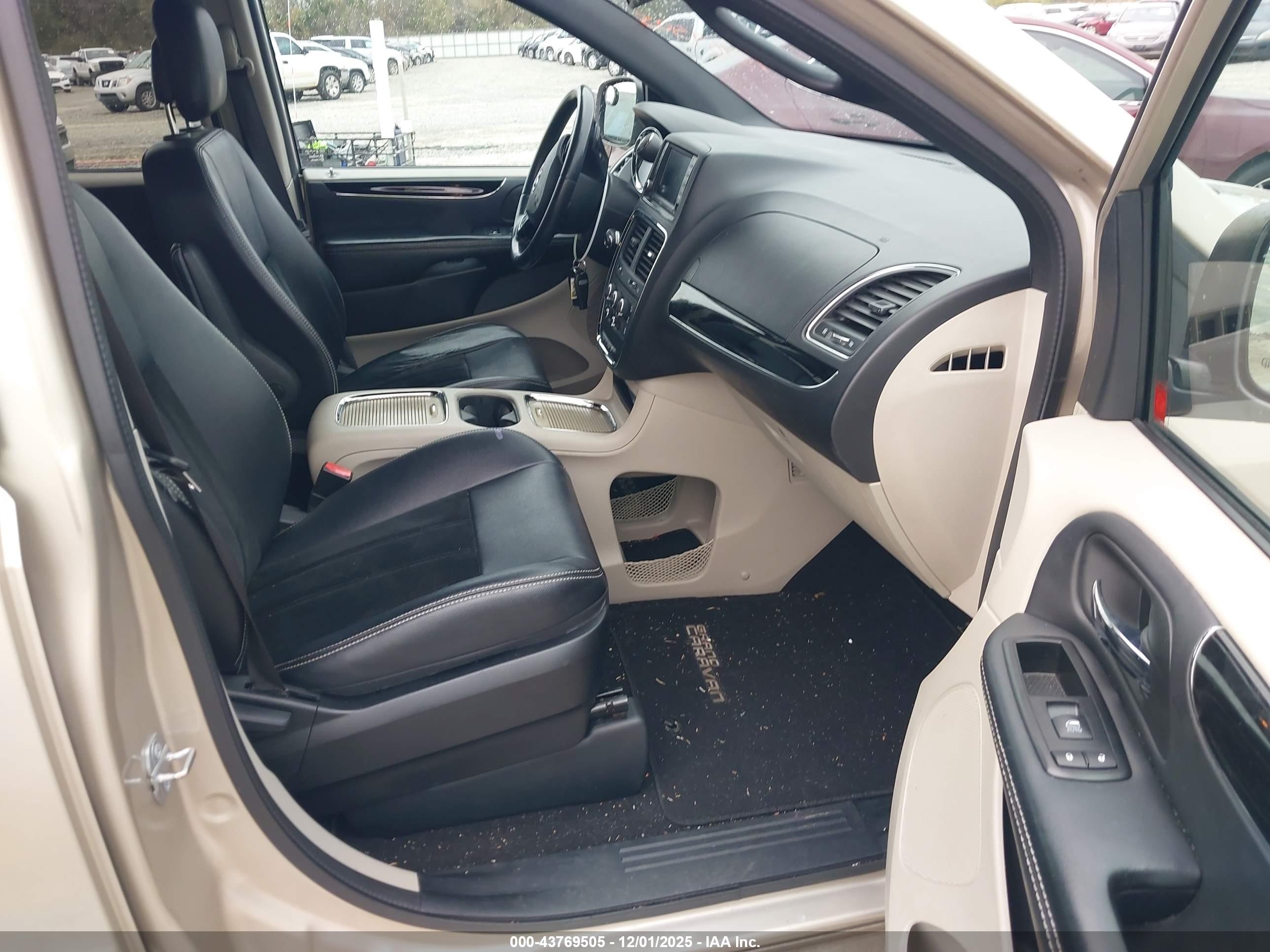 DODGE GRAND image 5