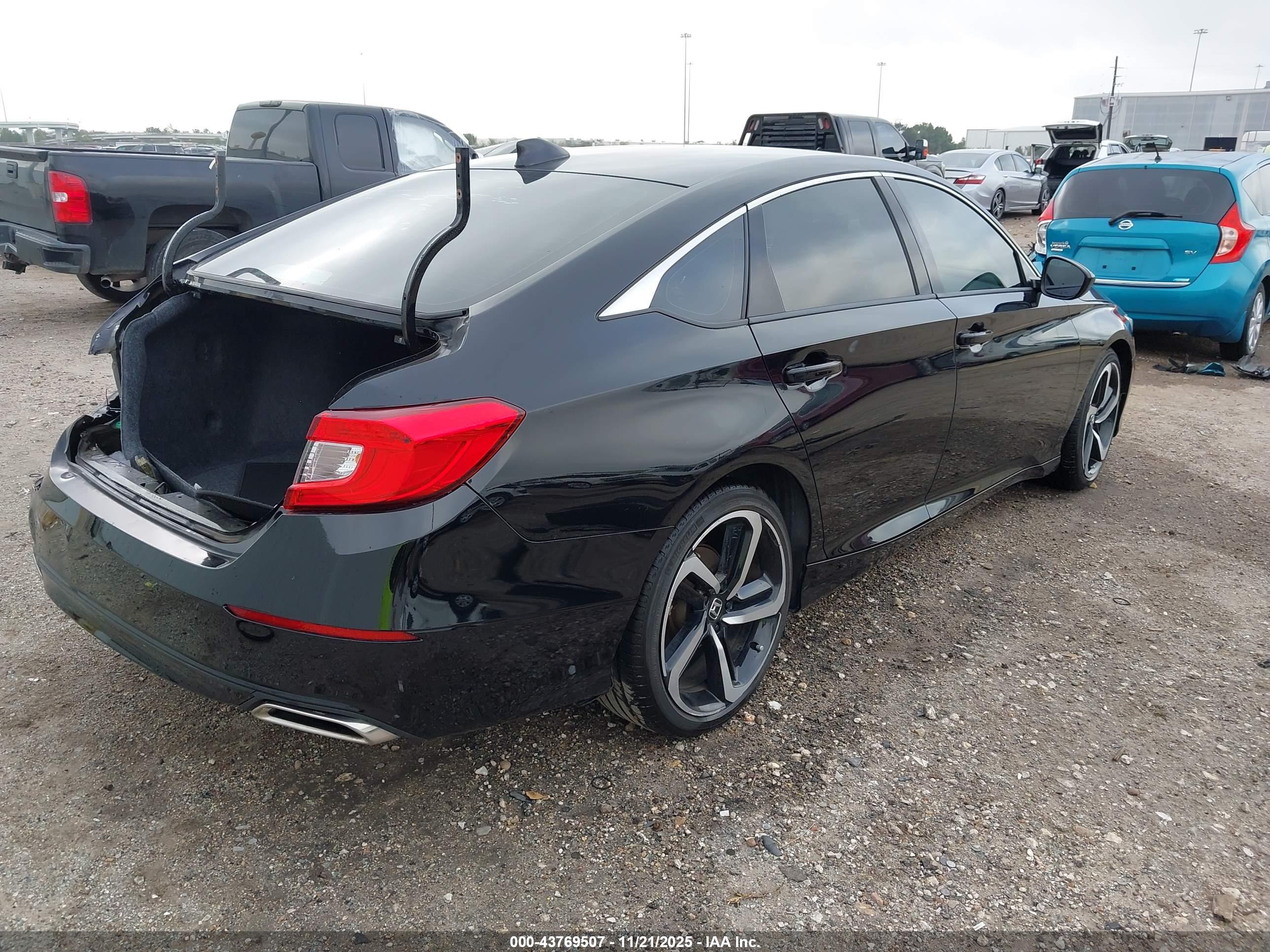 HONDA ACCORD image 4