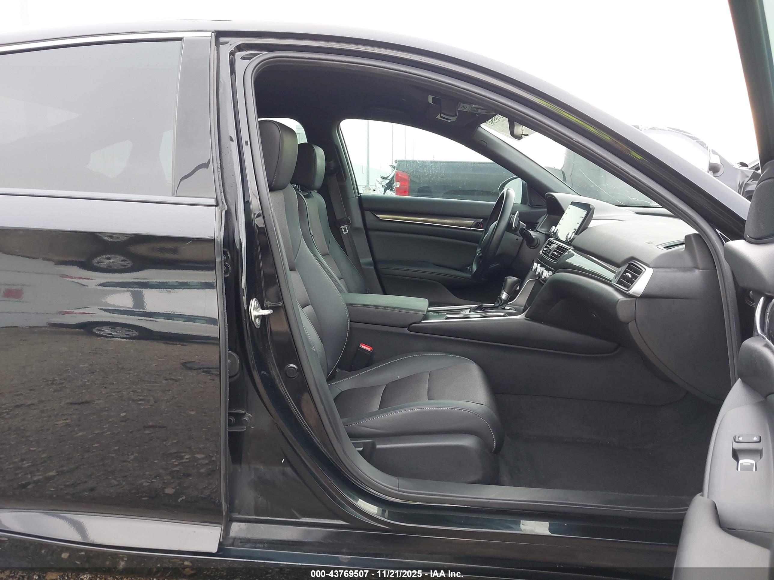 HONDA ACCORD image 5
