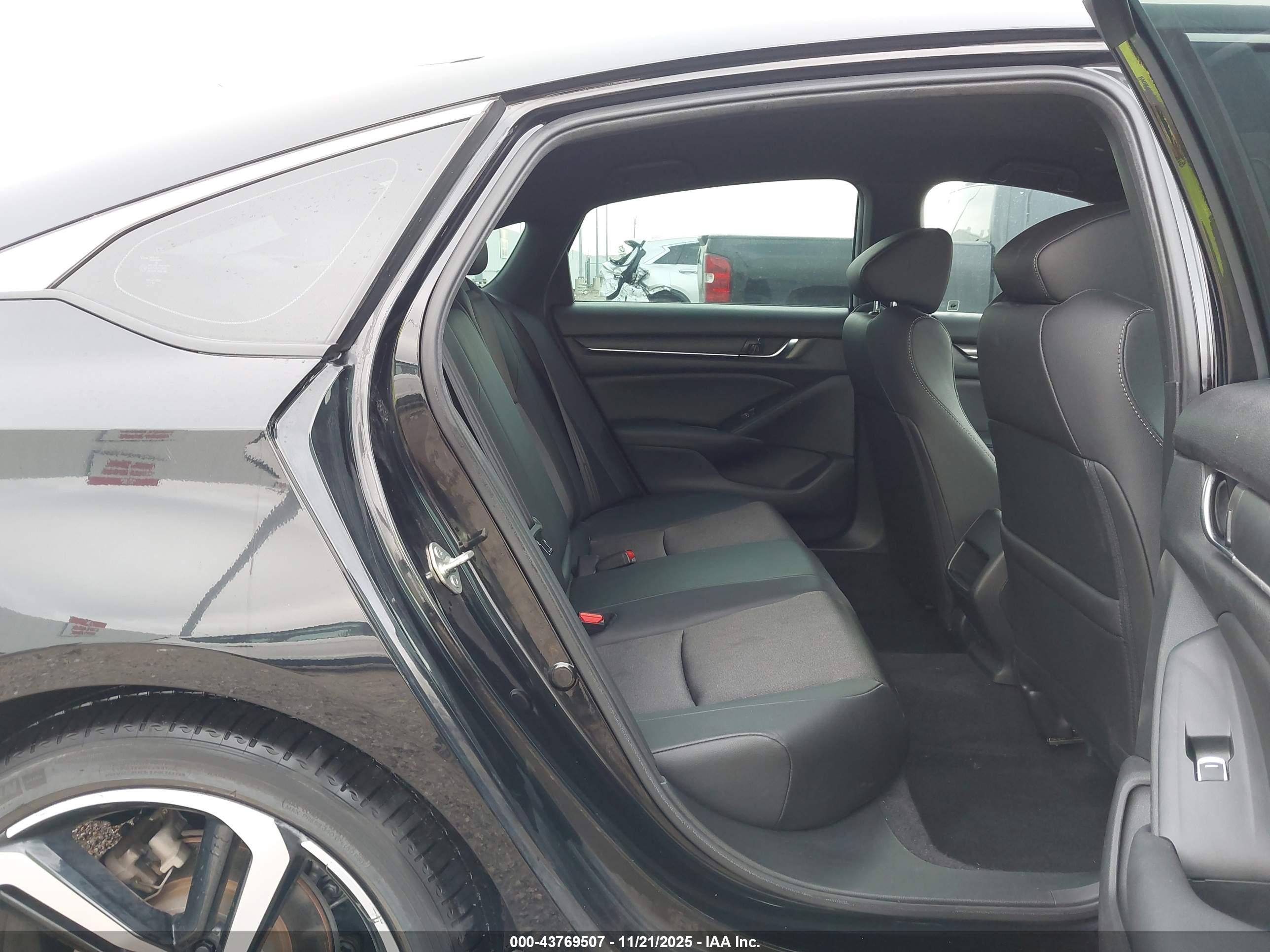 HONDA ACCORD image 8
