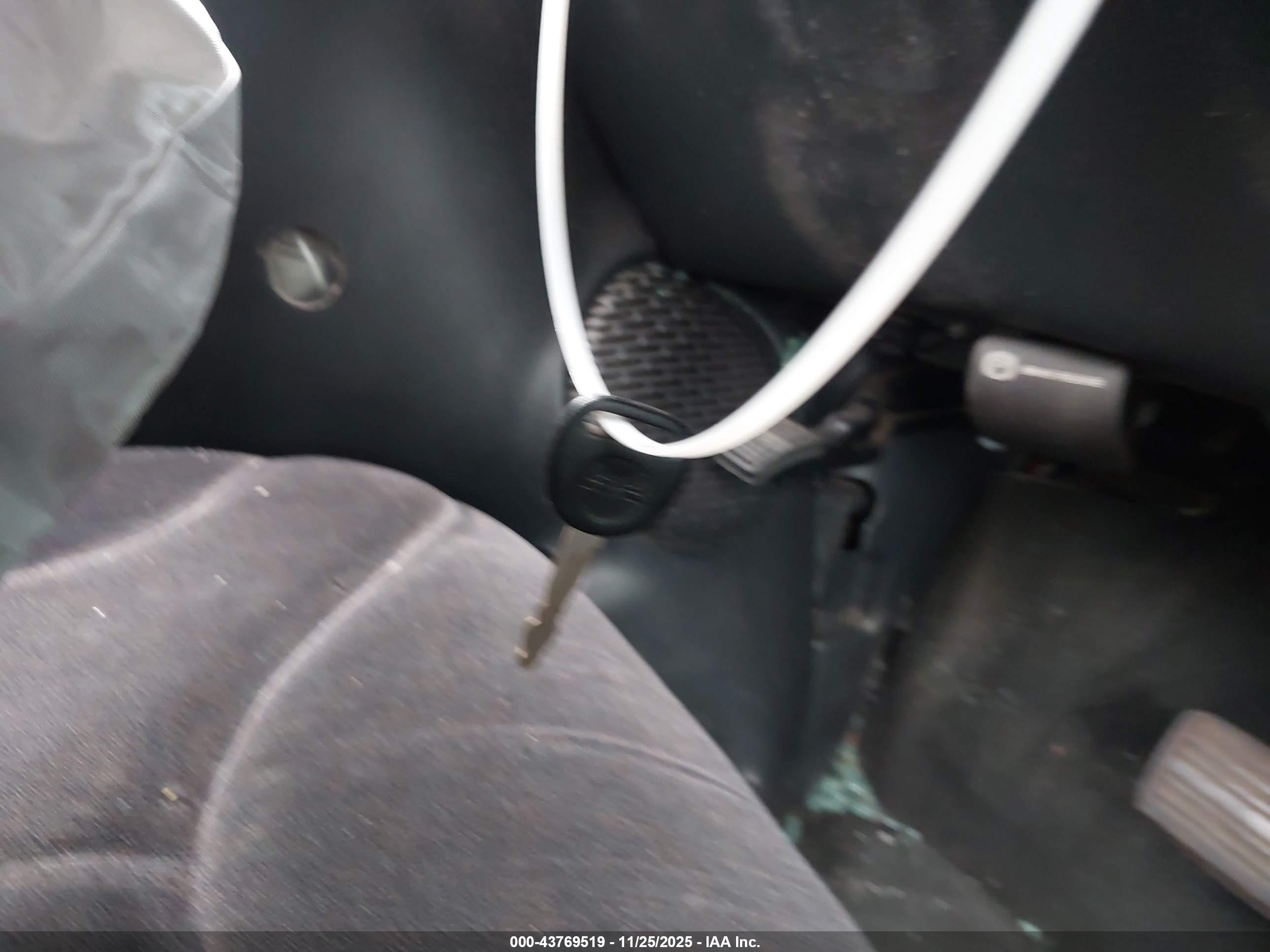 GMC SIERRA image 11