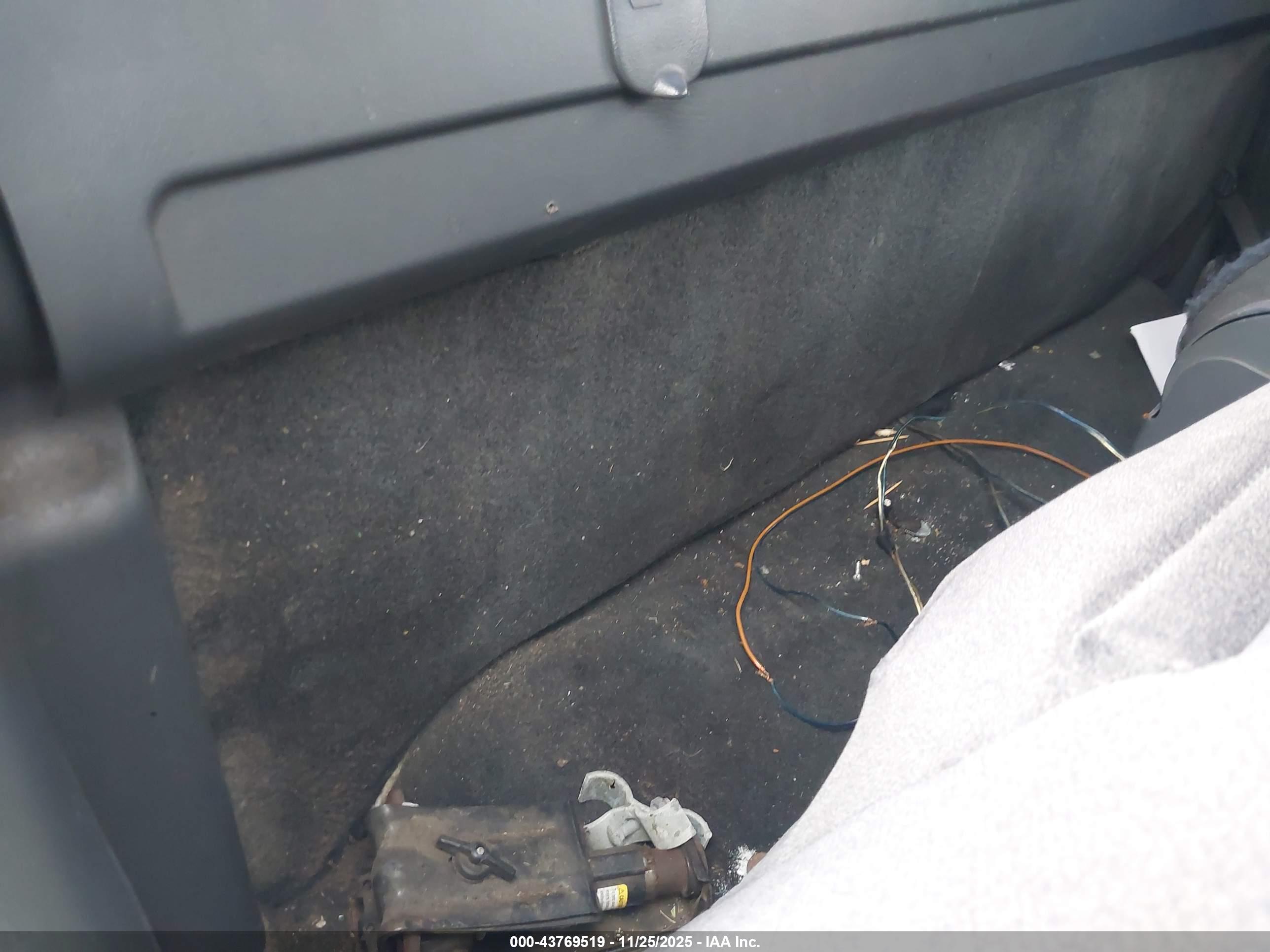 GMC SIERRA image 8