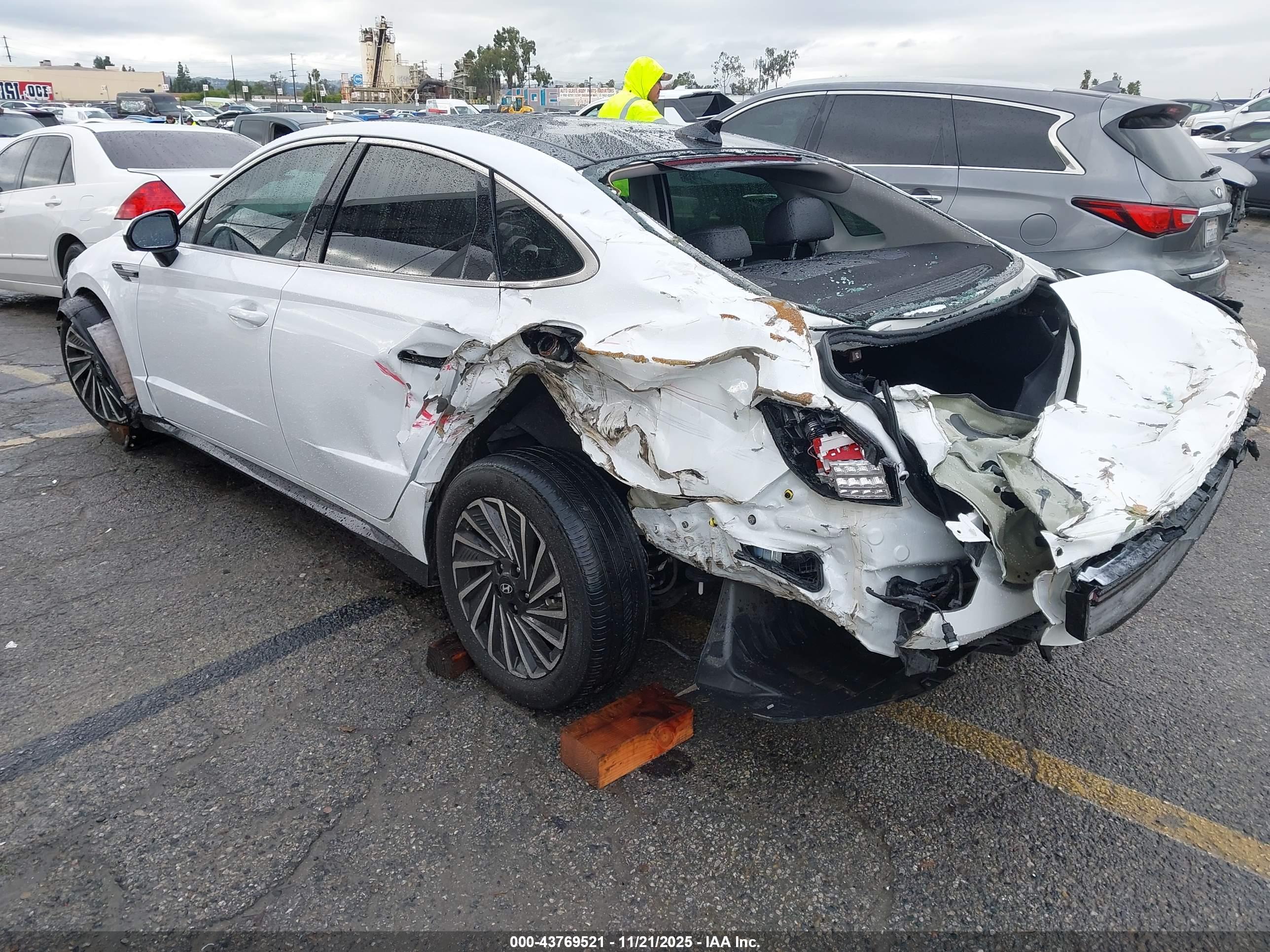 HYUNDAI SONATA image 3