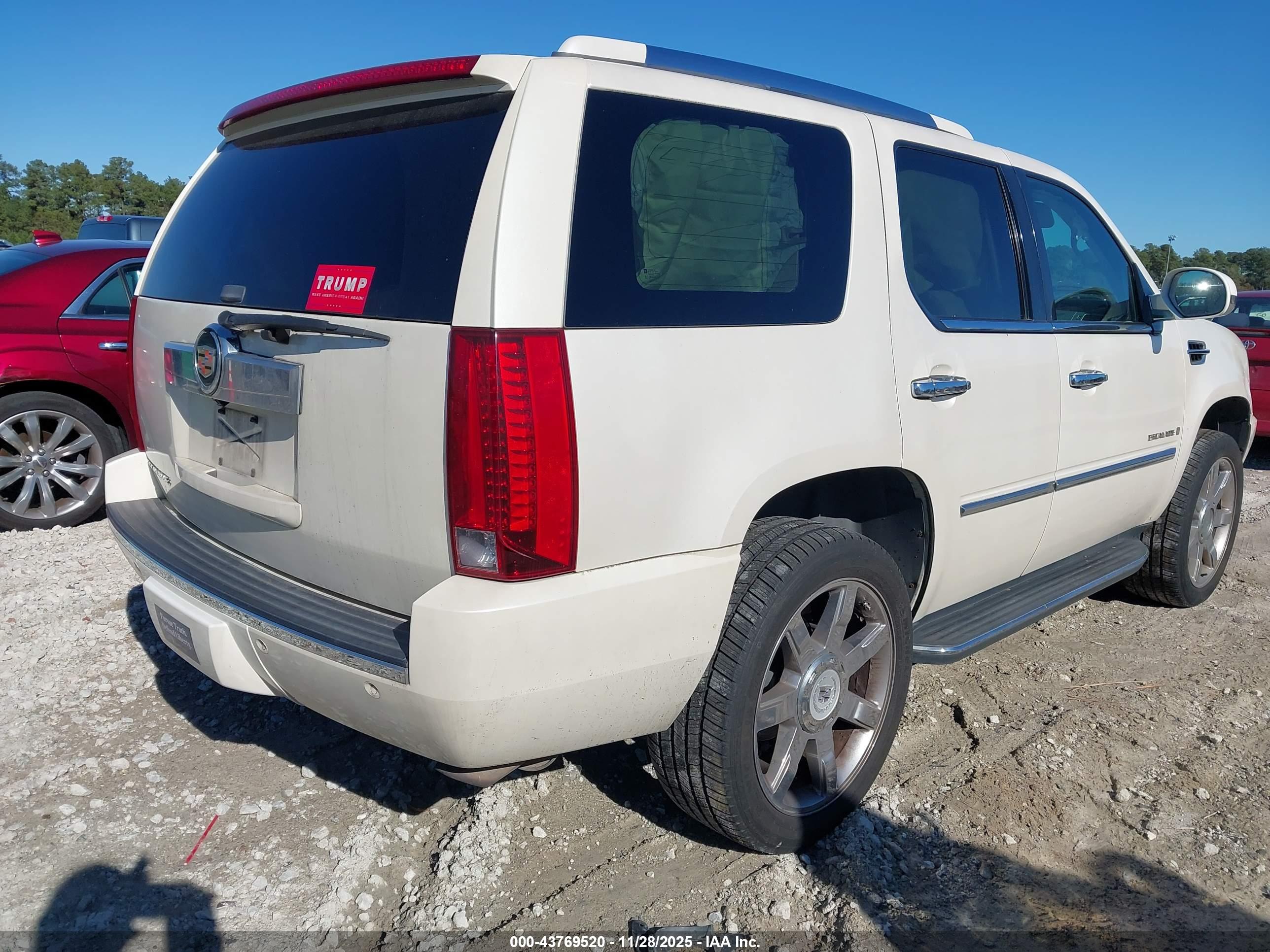 CADILLAC ESCALADE image 4