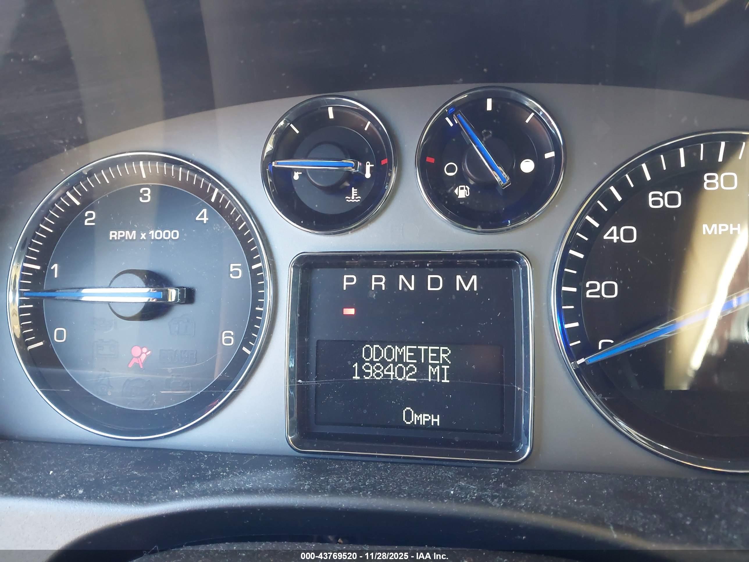CADILLAC ESCALADE image 7