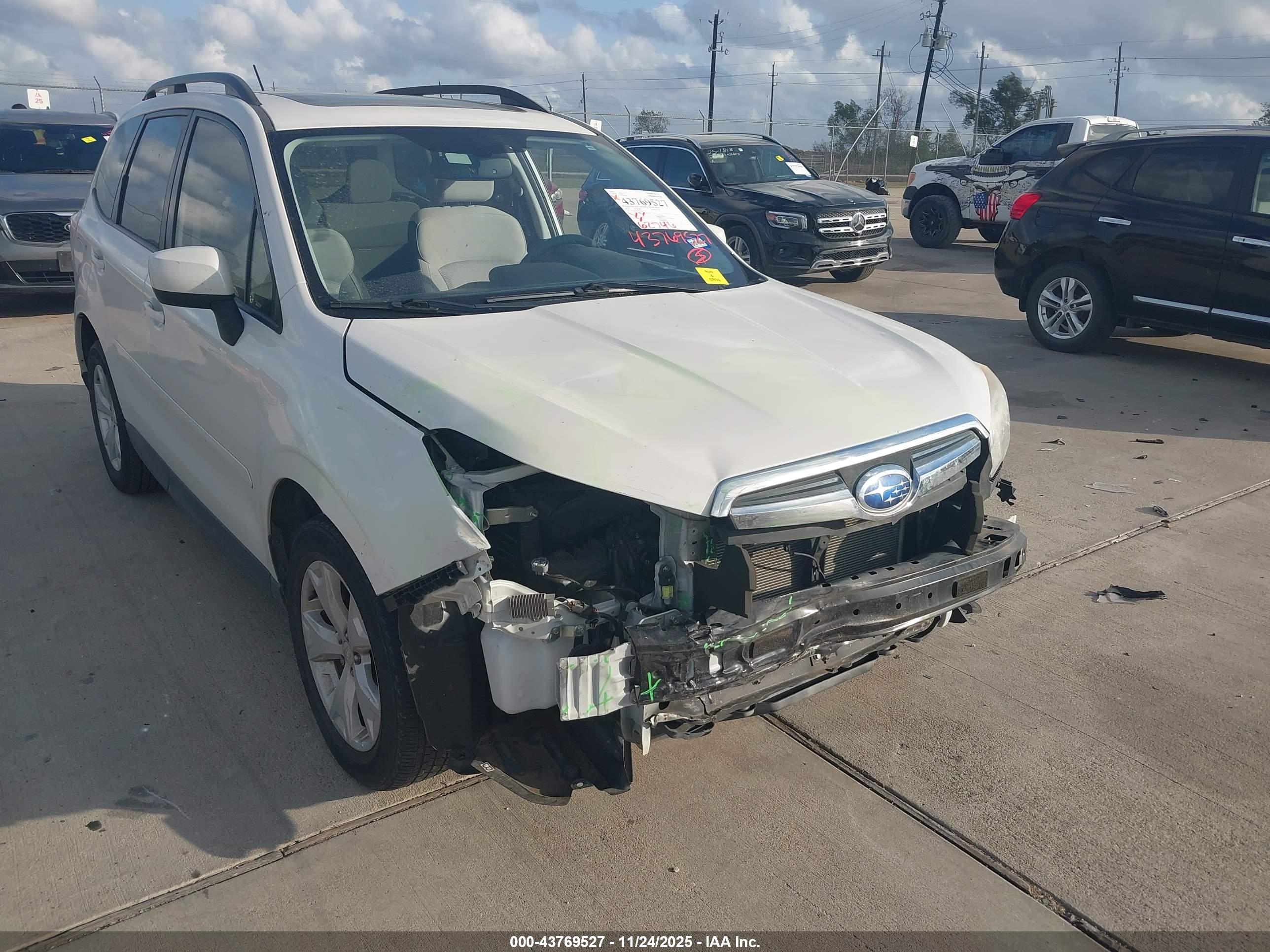 SUBARU FORESTER image 6