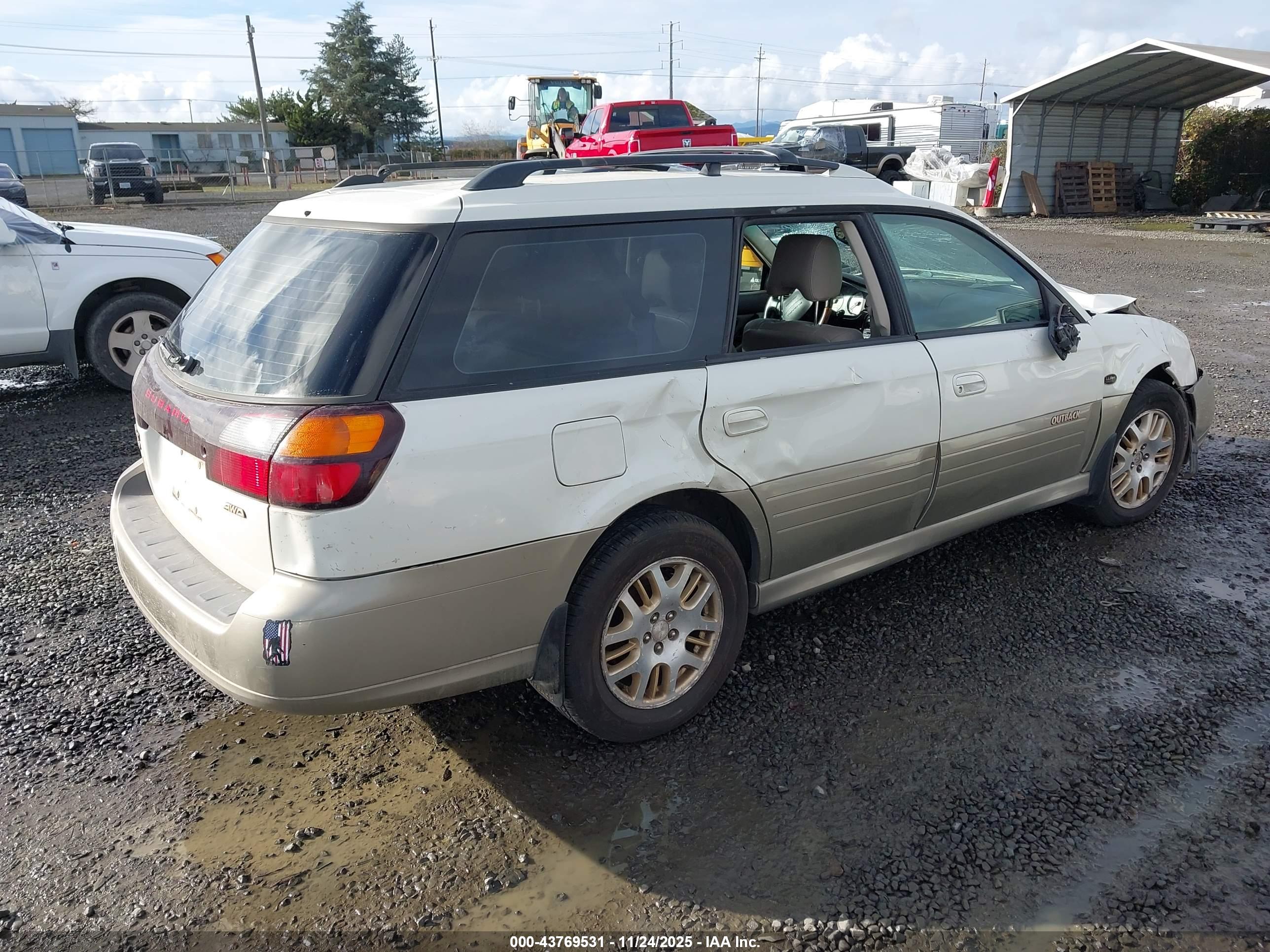 SUBARU OUTBACK image 4
