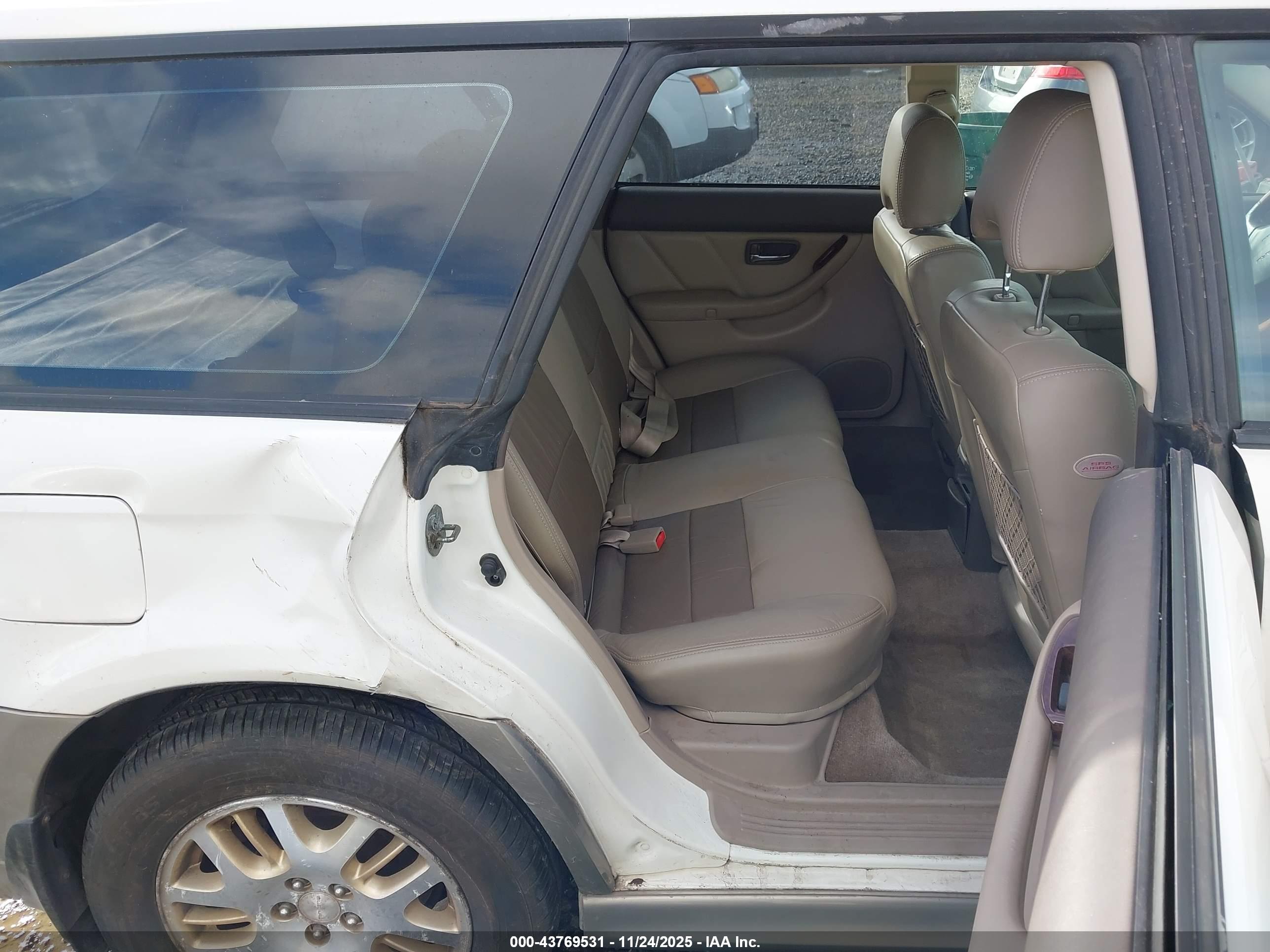 SUBARU OUTBACK image 8