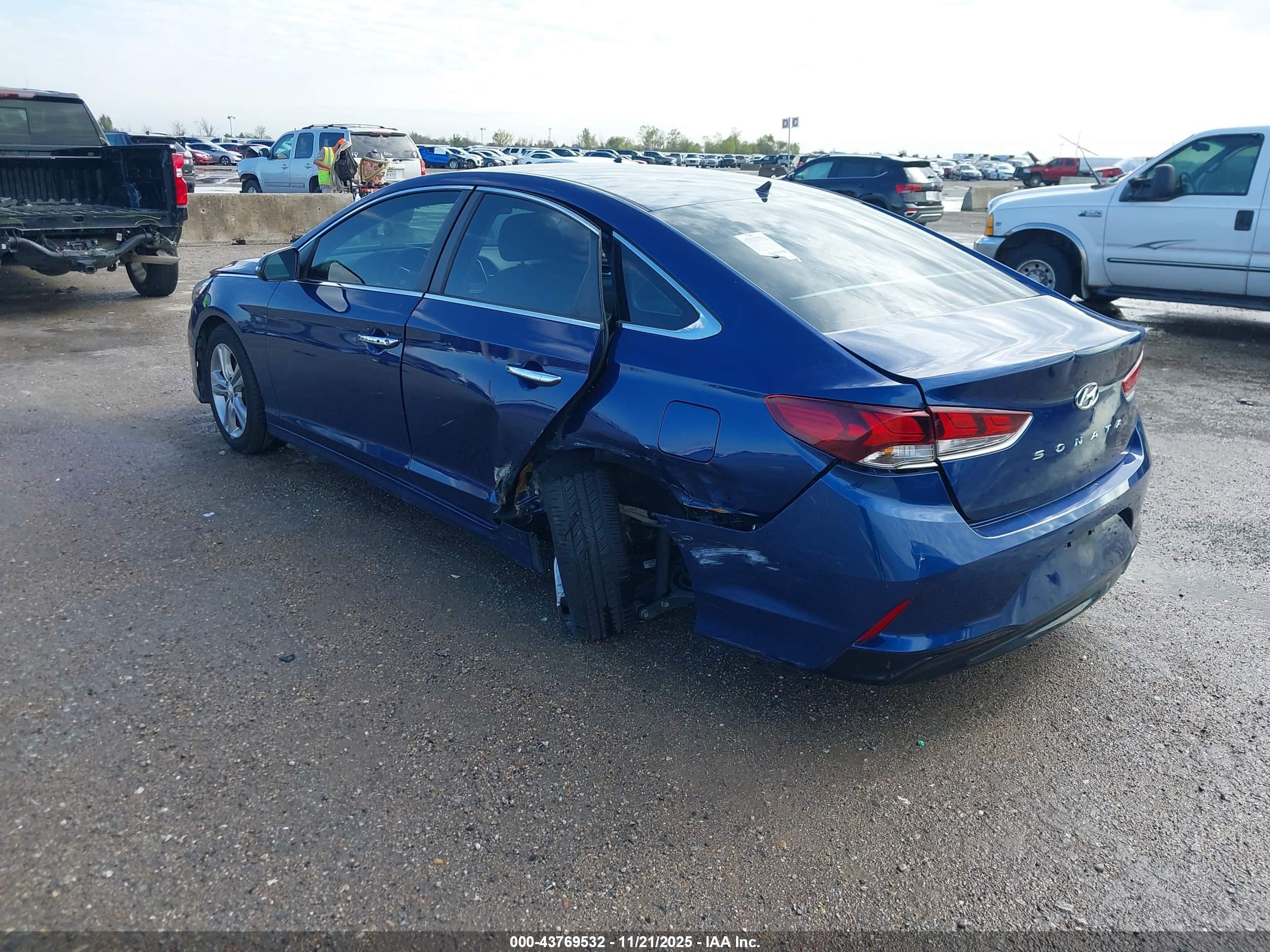 HYUNDAI SONATA image 3