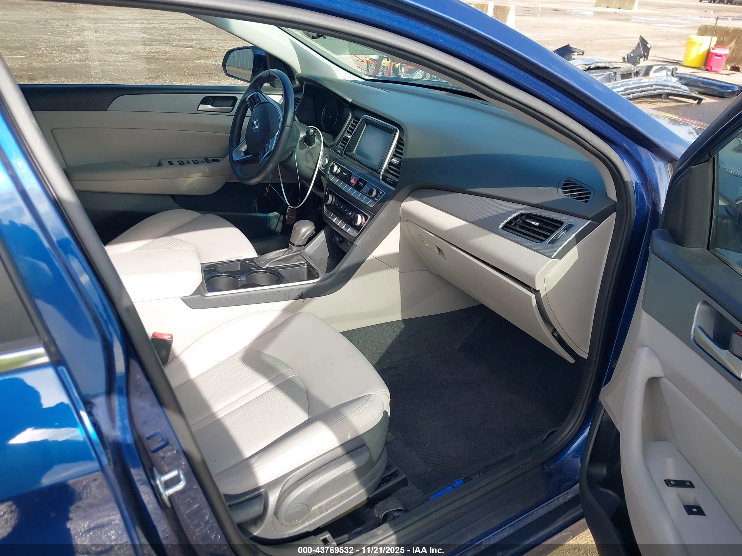 HYUNDAI SONATA image 5